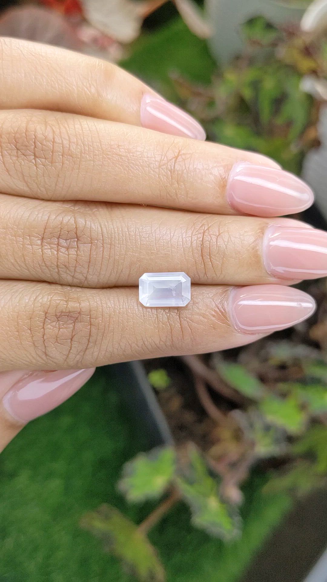 1.61 Ct. White Moonstone from Ceylon (Sri Lanka) Size Video