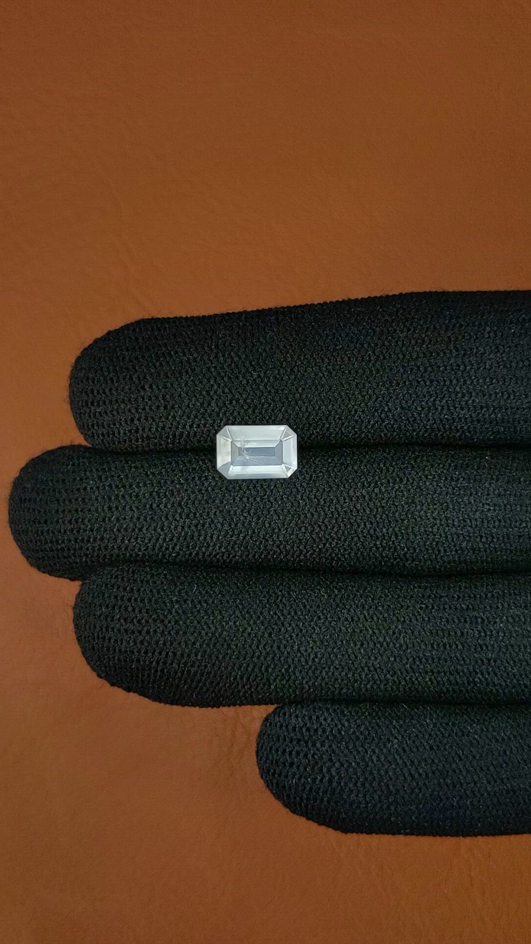 1.61 Ct. White Moonstone from Ceylon (Sri Lanka) Size Video
