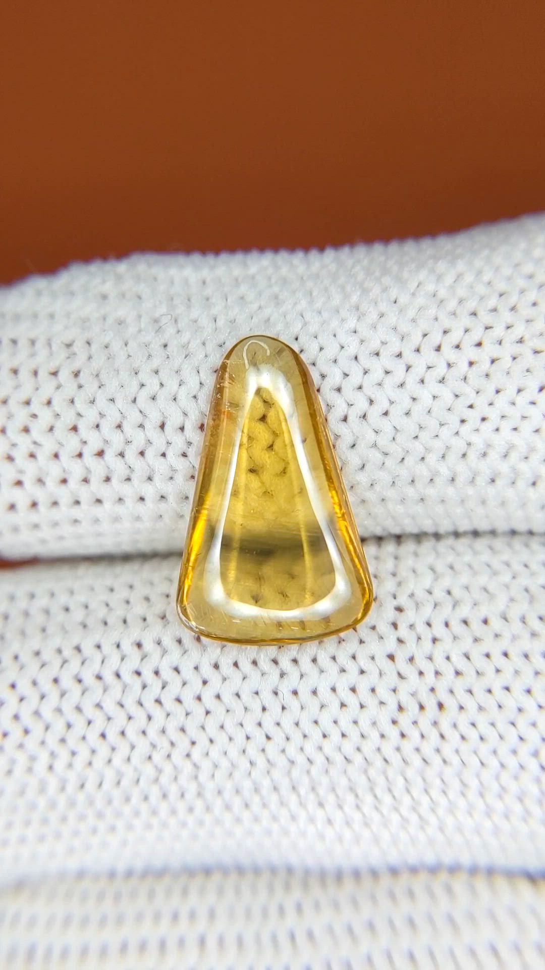 4.69 Ct. Yellow Cabochon Zircon from Ceylon (Sri Lanka) Size Video