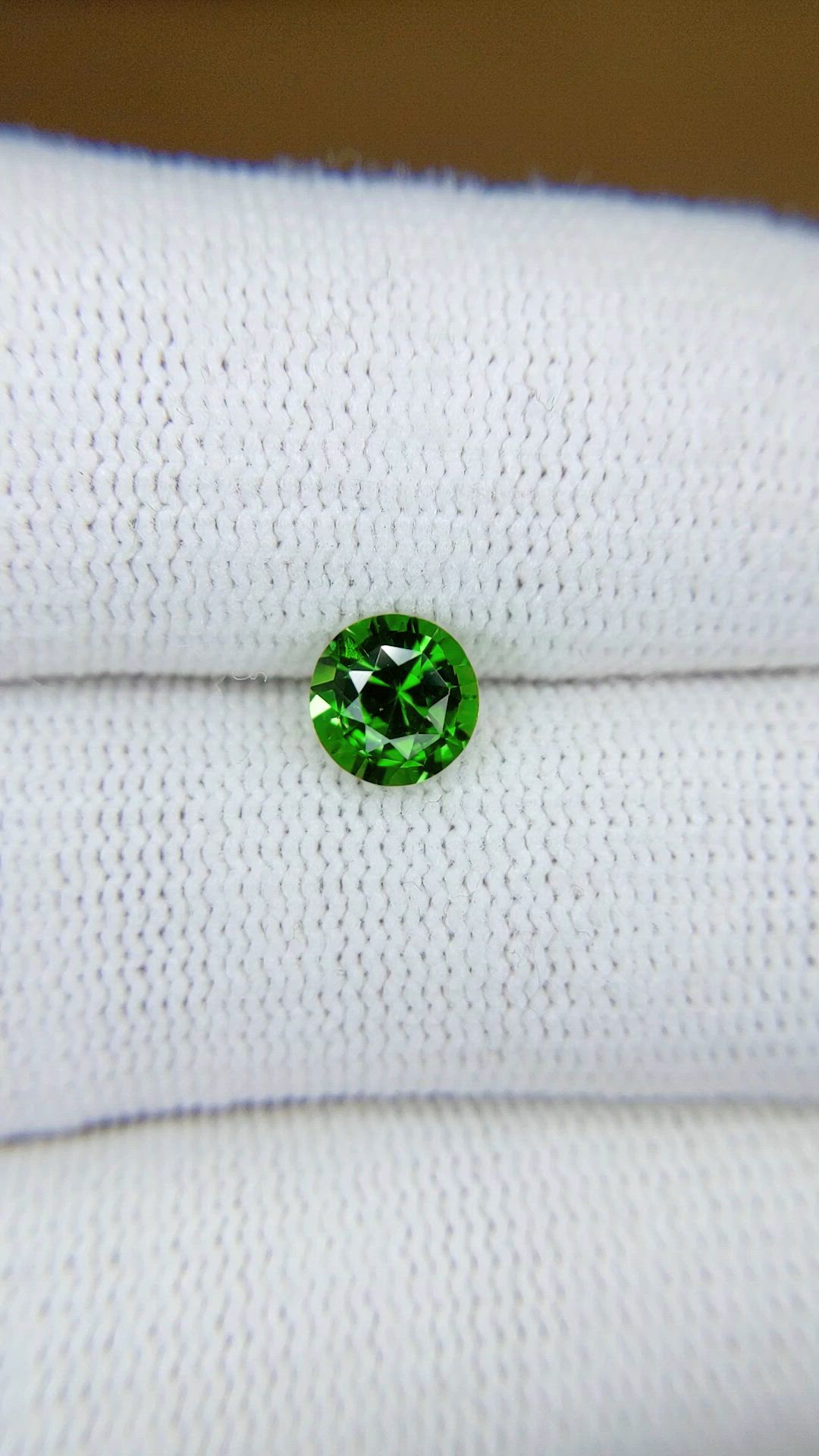 1.00 Ct. Tsavorite Garnet from Tanzania Size Video