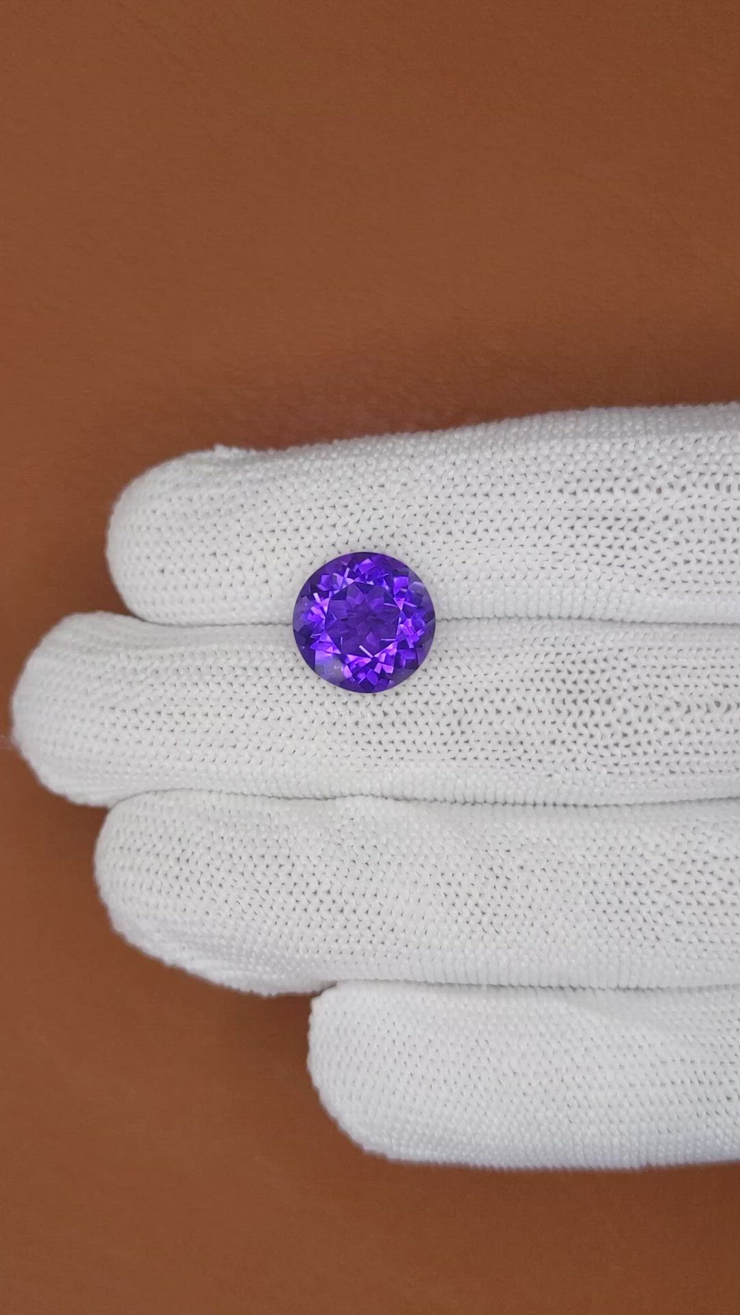 6.17 Ct. Purple Amethyst from Ceylon (Sri Lanka) Size Video