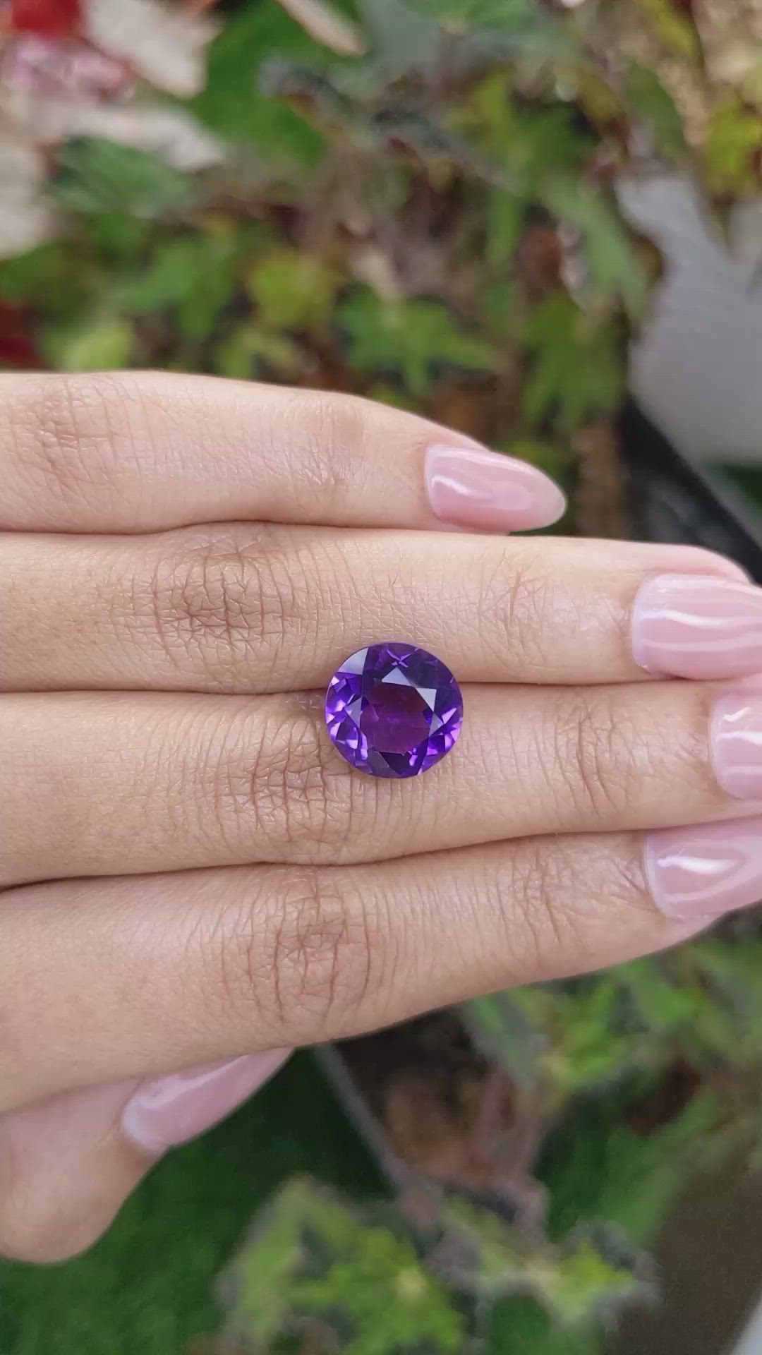 5.49 Ct. Purple Amethyst from Ceylon (Sri Lanka) Size Video