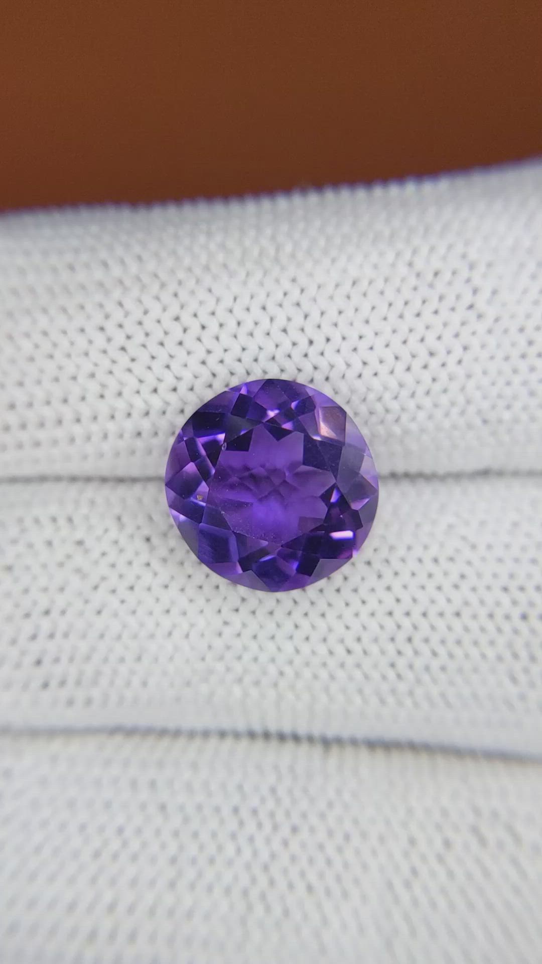 5.65 Ct. Purple Amethyst from Ceylon (Sri Lanka) Size Video