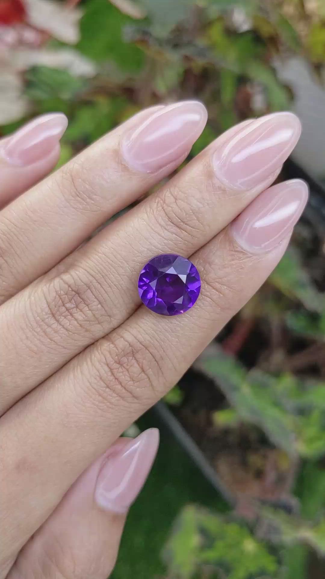5.37 Ct. Purple Amethyst from Ceylon (Sri Lanka) Size Video