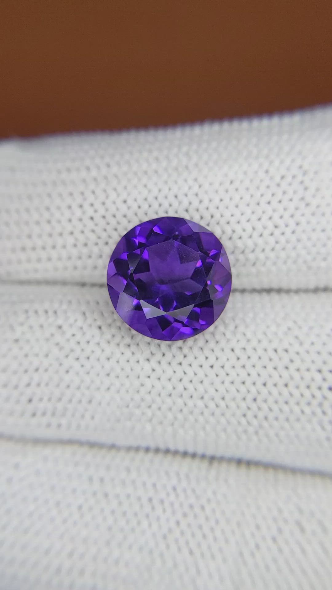 5.26 Ct. Purple Amethyst from Ceylon (Sri Lanka) Size Video
