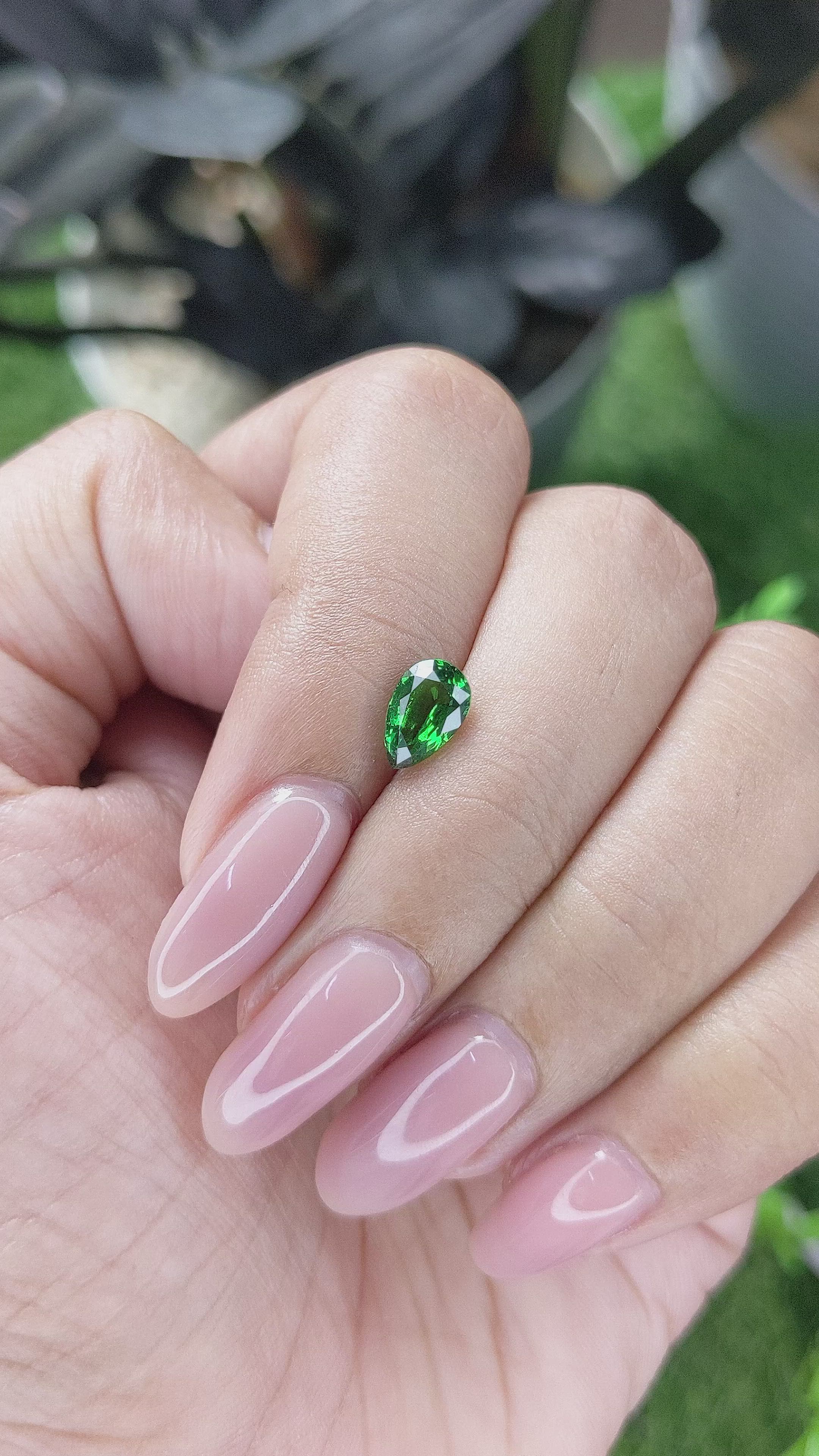 1.02 Ct. Tsavorite Garnet from South Africa Size Video