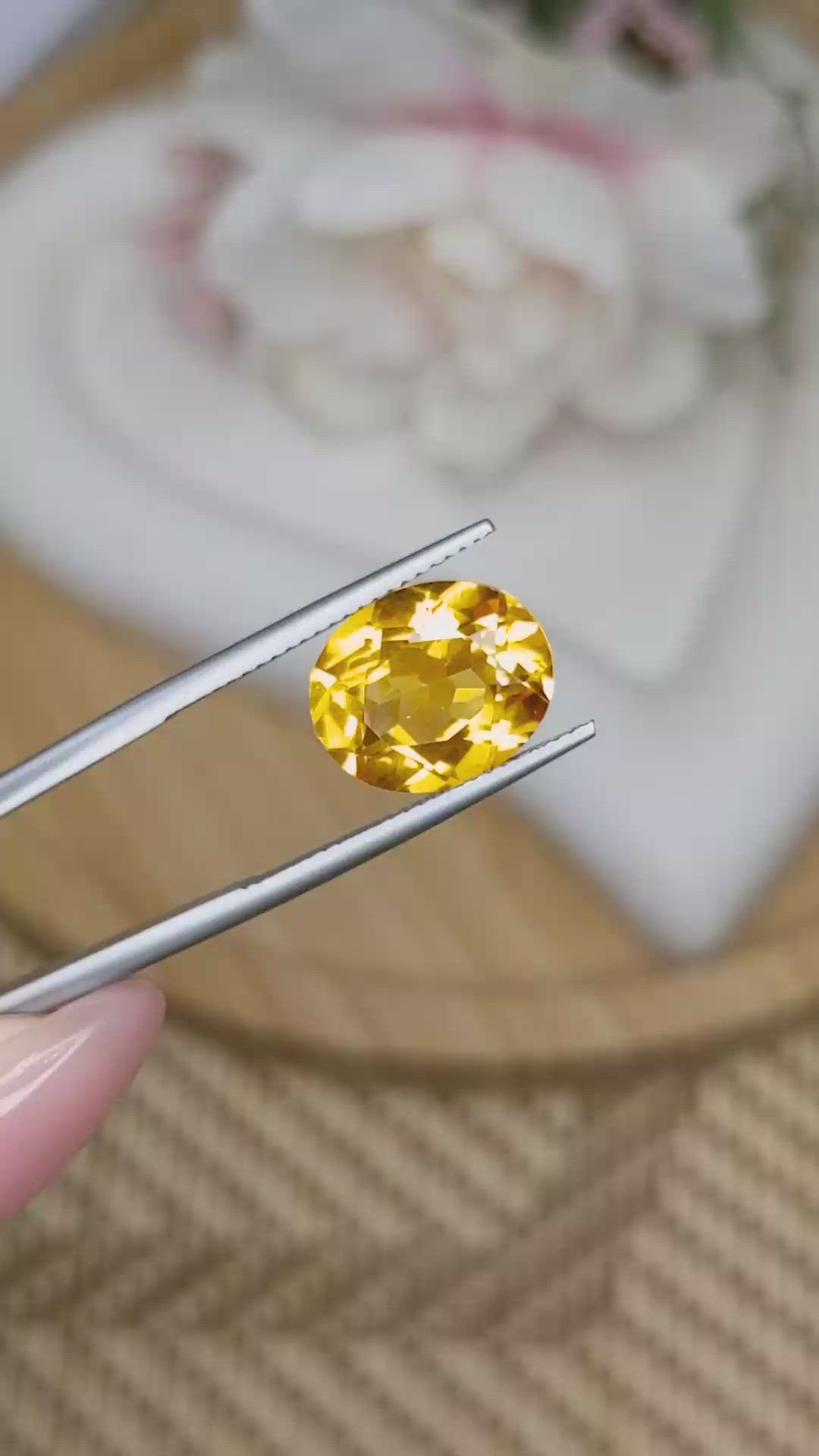 5.25 Ct. Yellow Citrine from Ceylon (Sri Lanka) Size Video