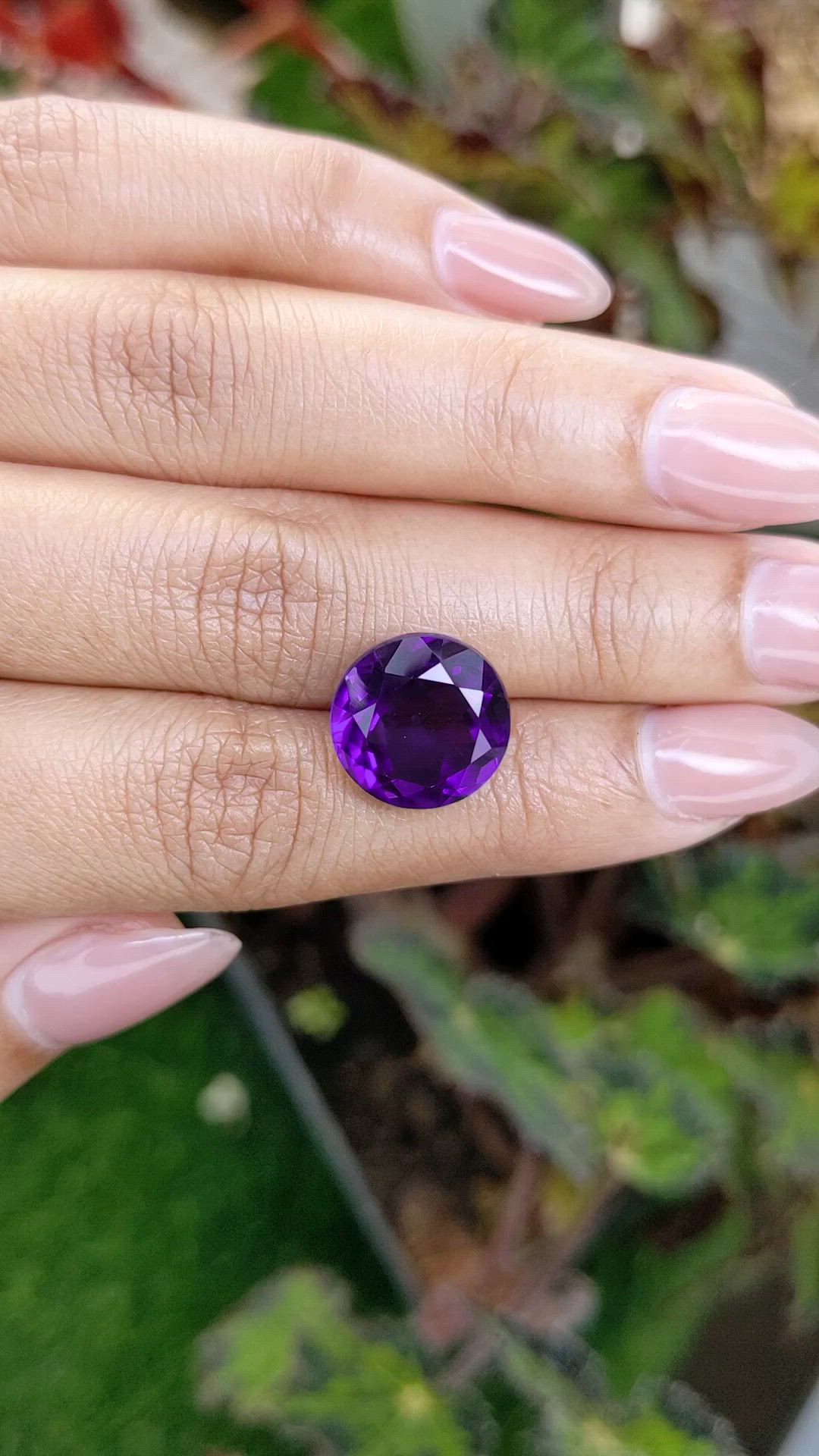 8.52 Ct. Purple Amethyst from Ceylon (Sri Lanka) Size Video