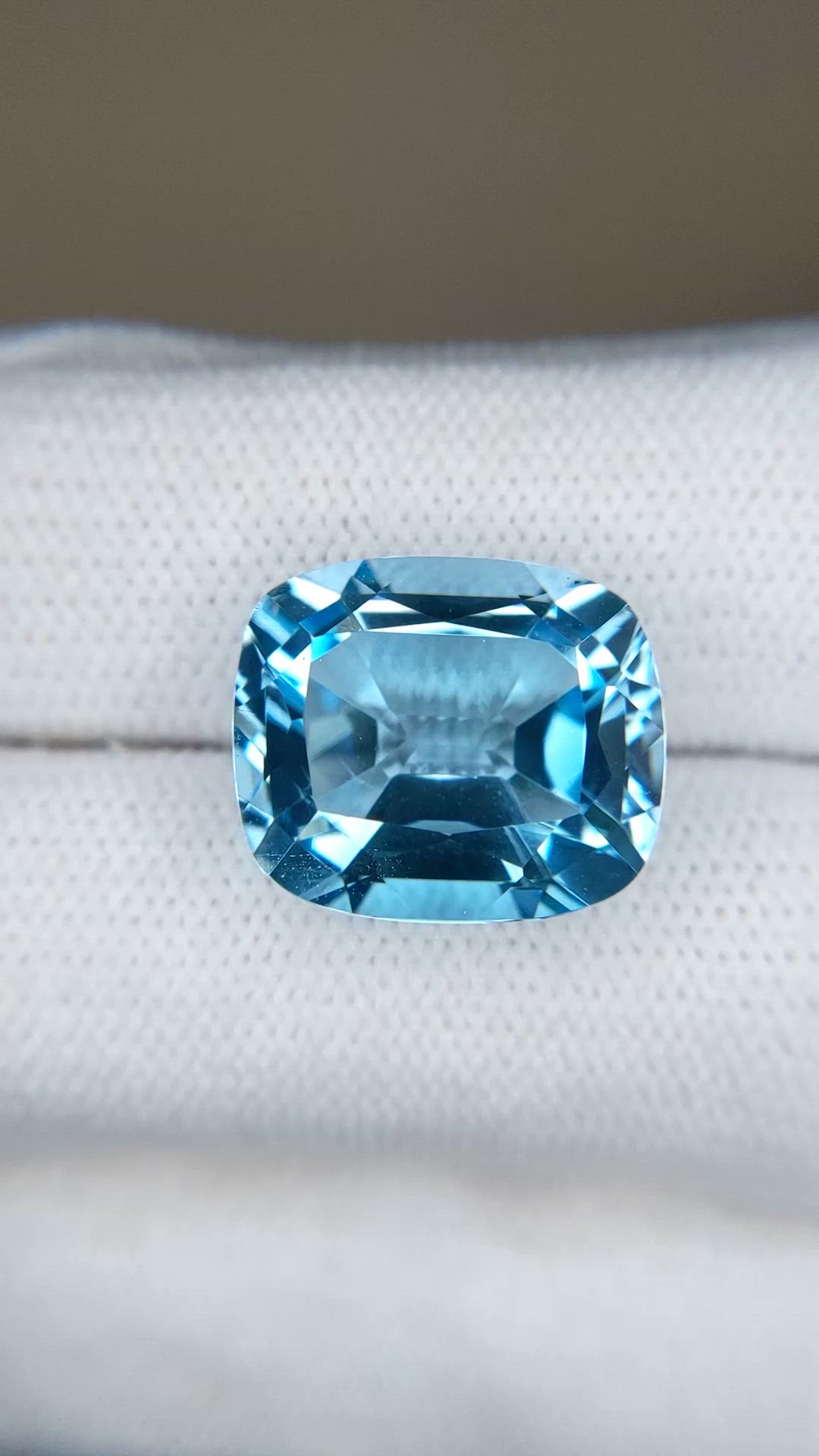 14.86 Ct. Swiss Blue Topaz from Brazil Size Video