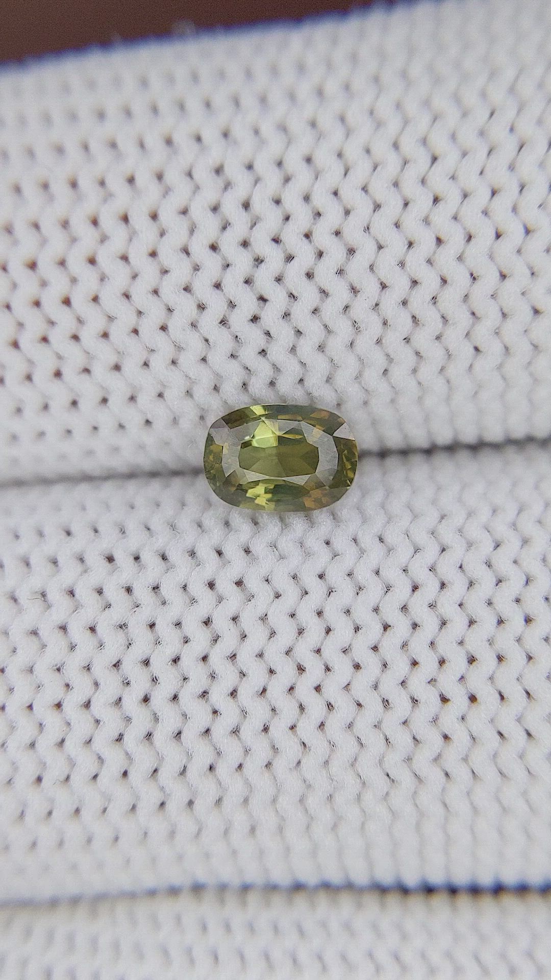 0.59 Ct. Alexandrite from Ceylon (Sri Lanka) Size Video