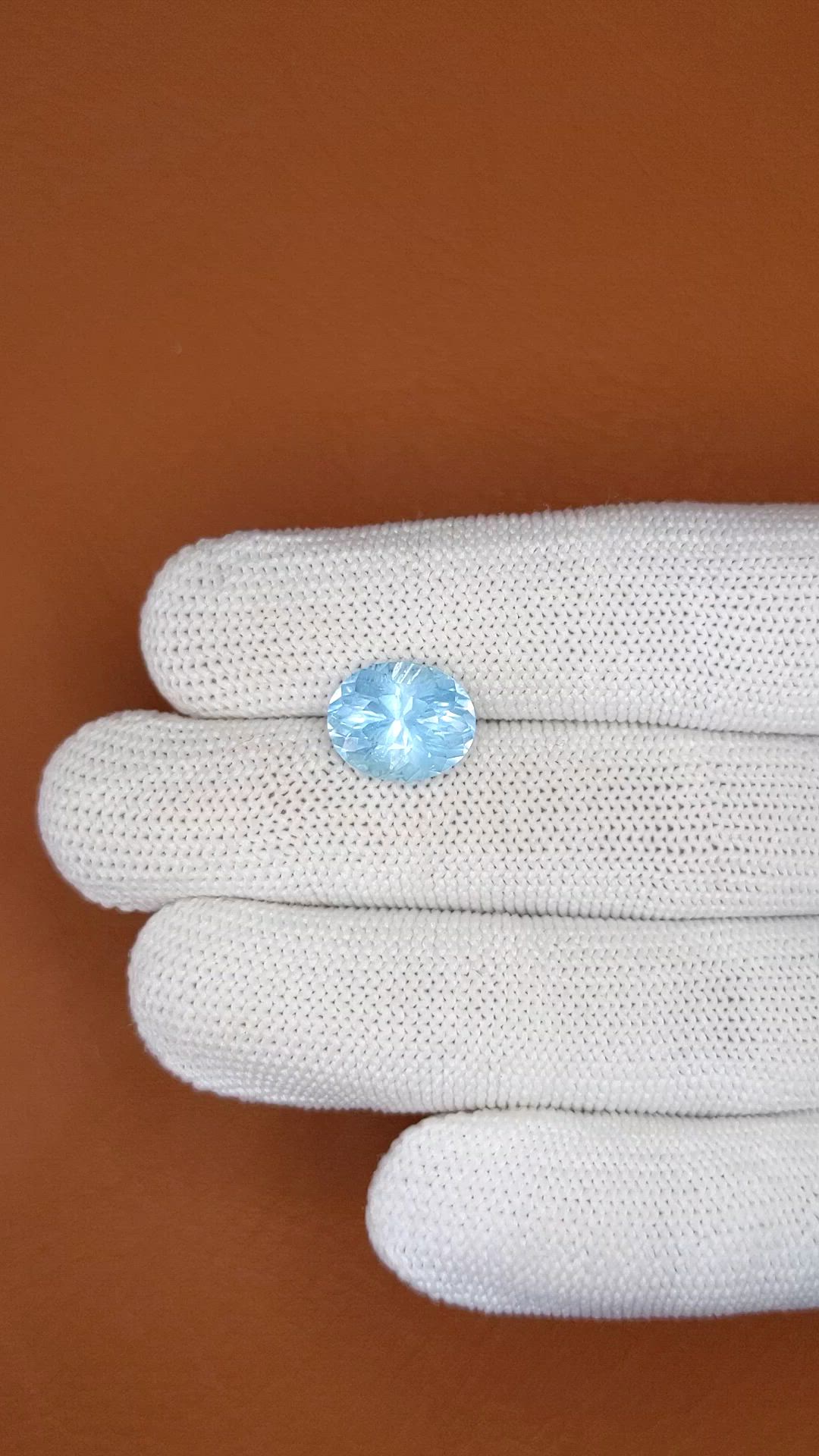 4.07 Ct. Blue Aquamarine from Ceylon (Sri Lanka) Size Video