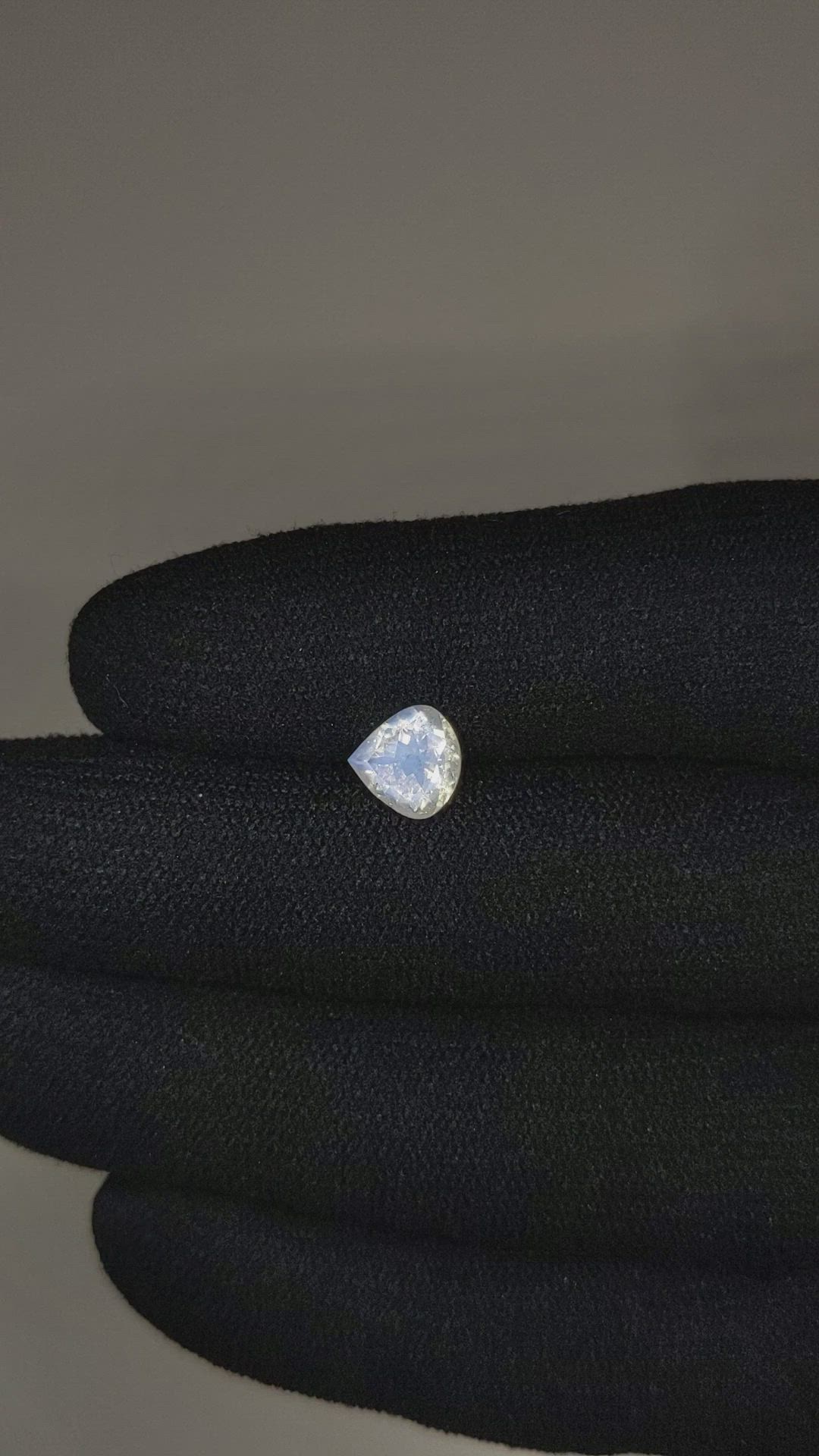 1.10 Ct. White Moonstone from Ceylon (Sri Lanka) Size Video
