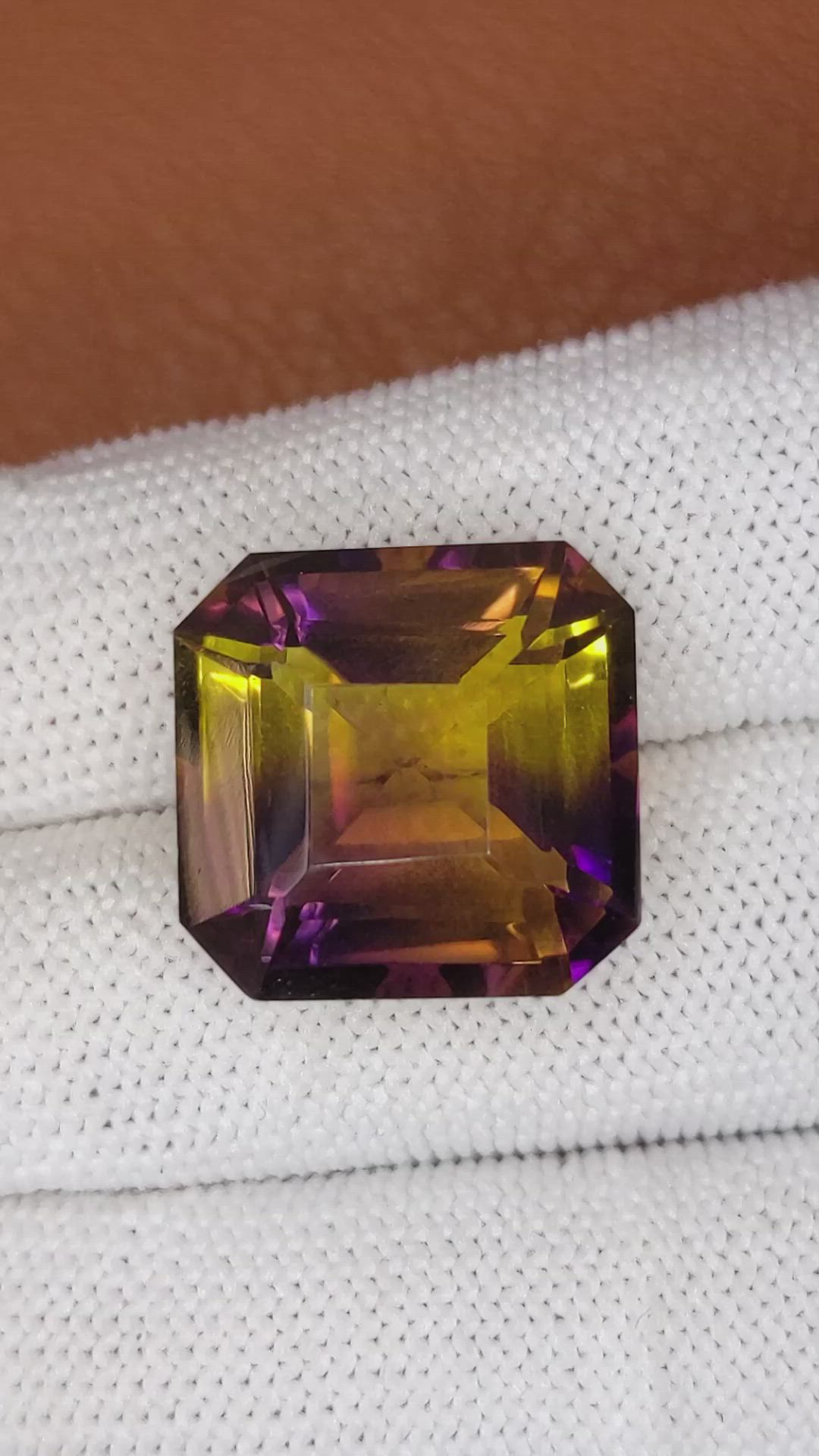 22.68 Ct. Bi Color Ametrine from Brazil Size Video