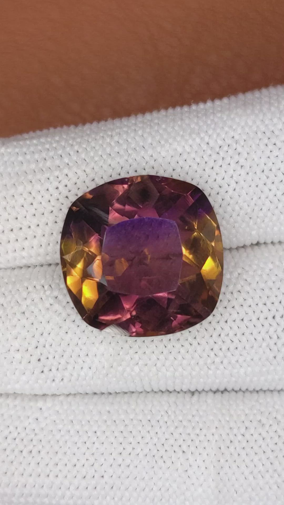 17.48 Ct. Bi Color Ametrine from Brazil Size Video