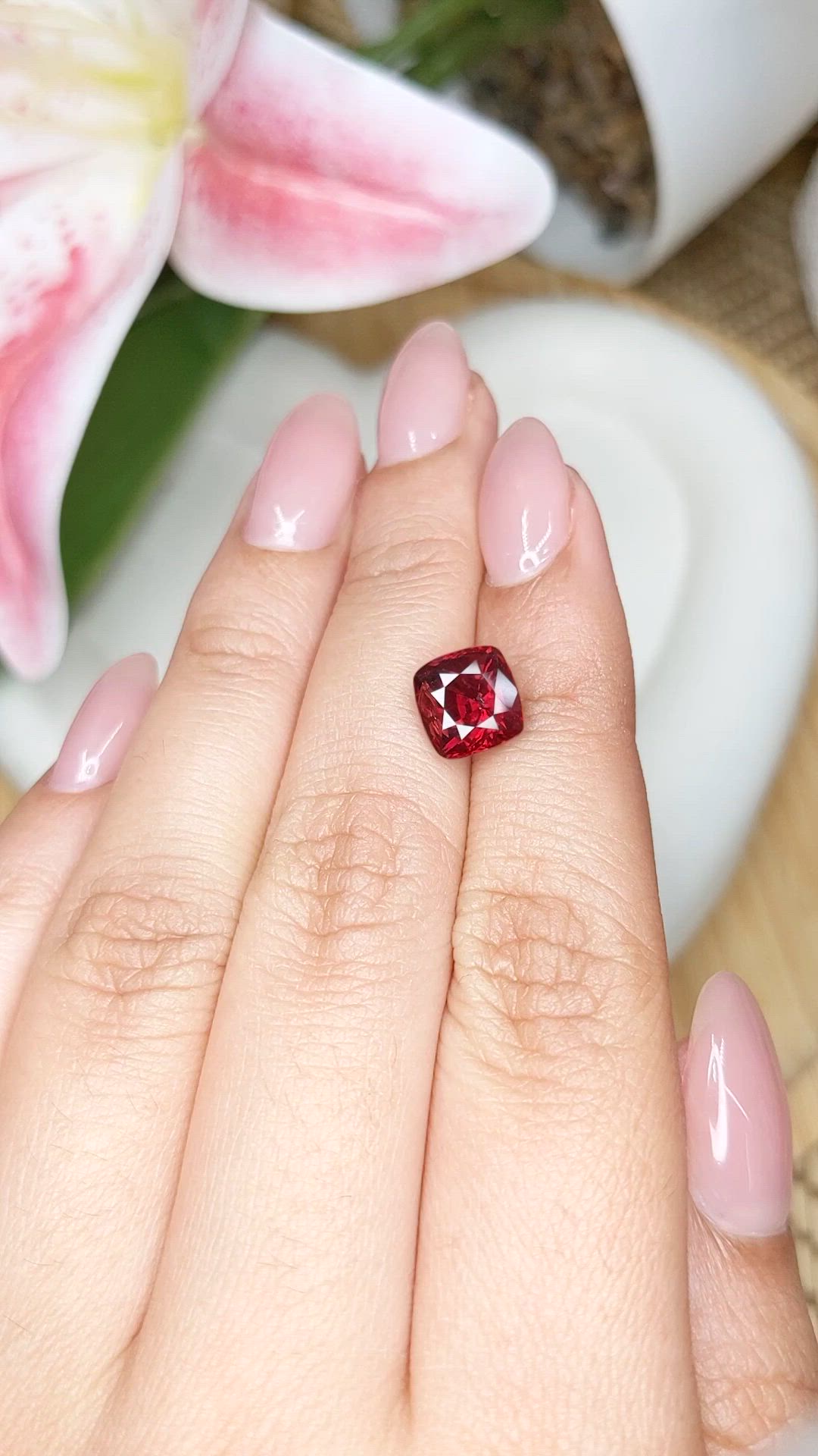 3.16 Ct. Purplish Pink Garnet from Ceylon (Sri Lanka) Size Video