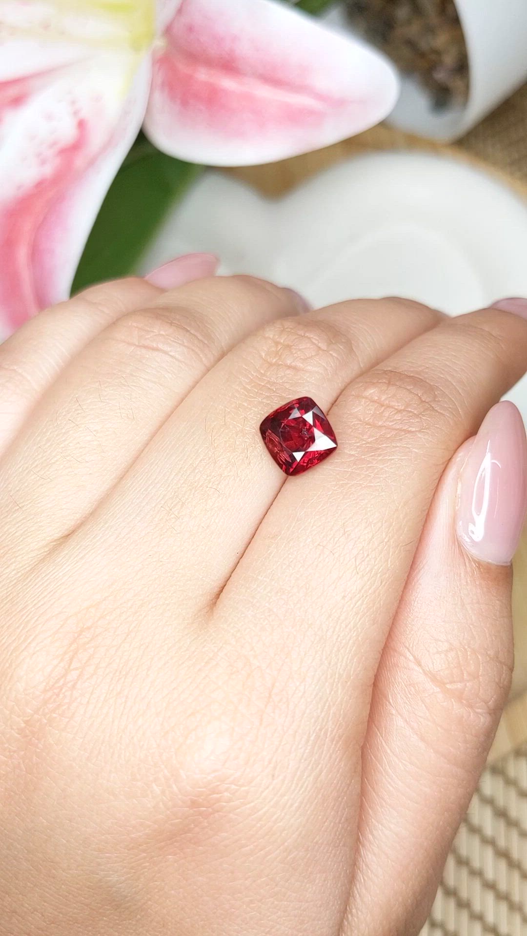 3.16 Ct. Purplish Pink Garnet from Ceylon (Sri Lanka) Size Video