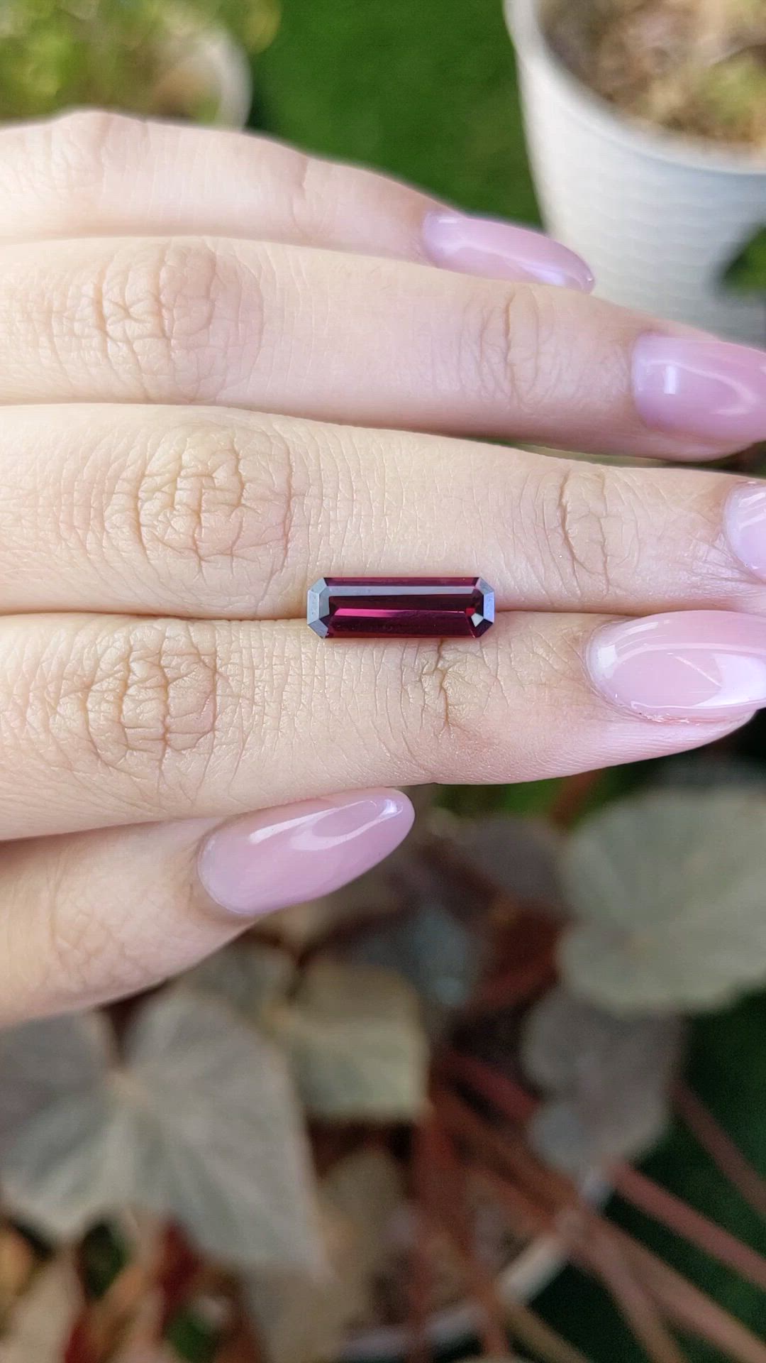 2.30 Ct. Pinkish Purple Garnet from Ceylon (Sri Lanka) Size Video