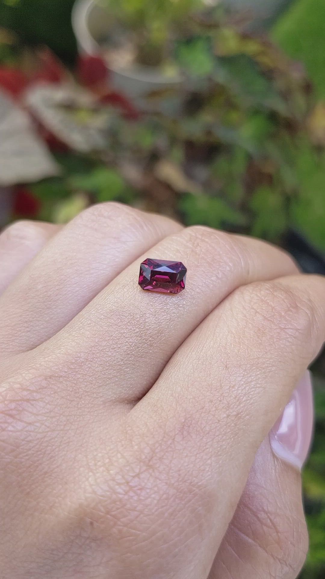 1.59 Ct. Purplish Red Rhodolite Garnet from Ceylon (Sri Lanka) Size Video