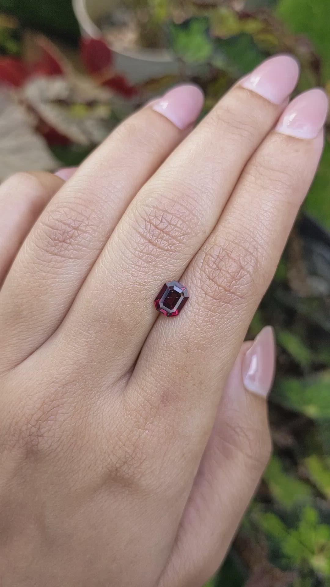 1.33 Ct. Purplish Red Rhodolite Garnet from Ceylon (Sri Lanka) Size Video