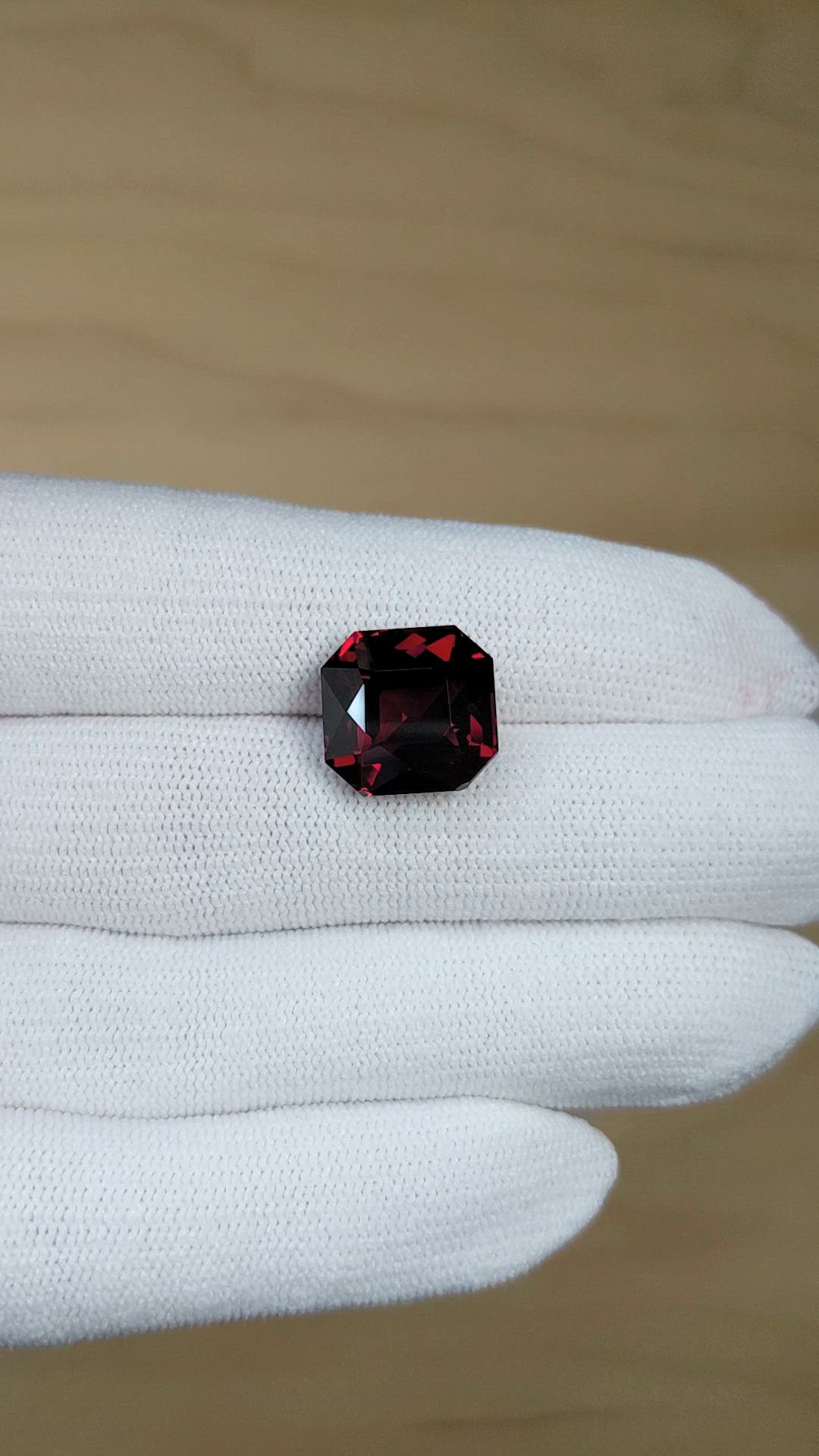 14.69 Ct. Red Garnet from Ceylon (Sri Lanka) Size Video