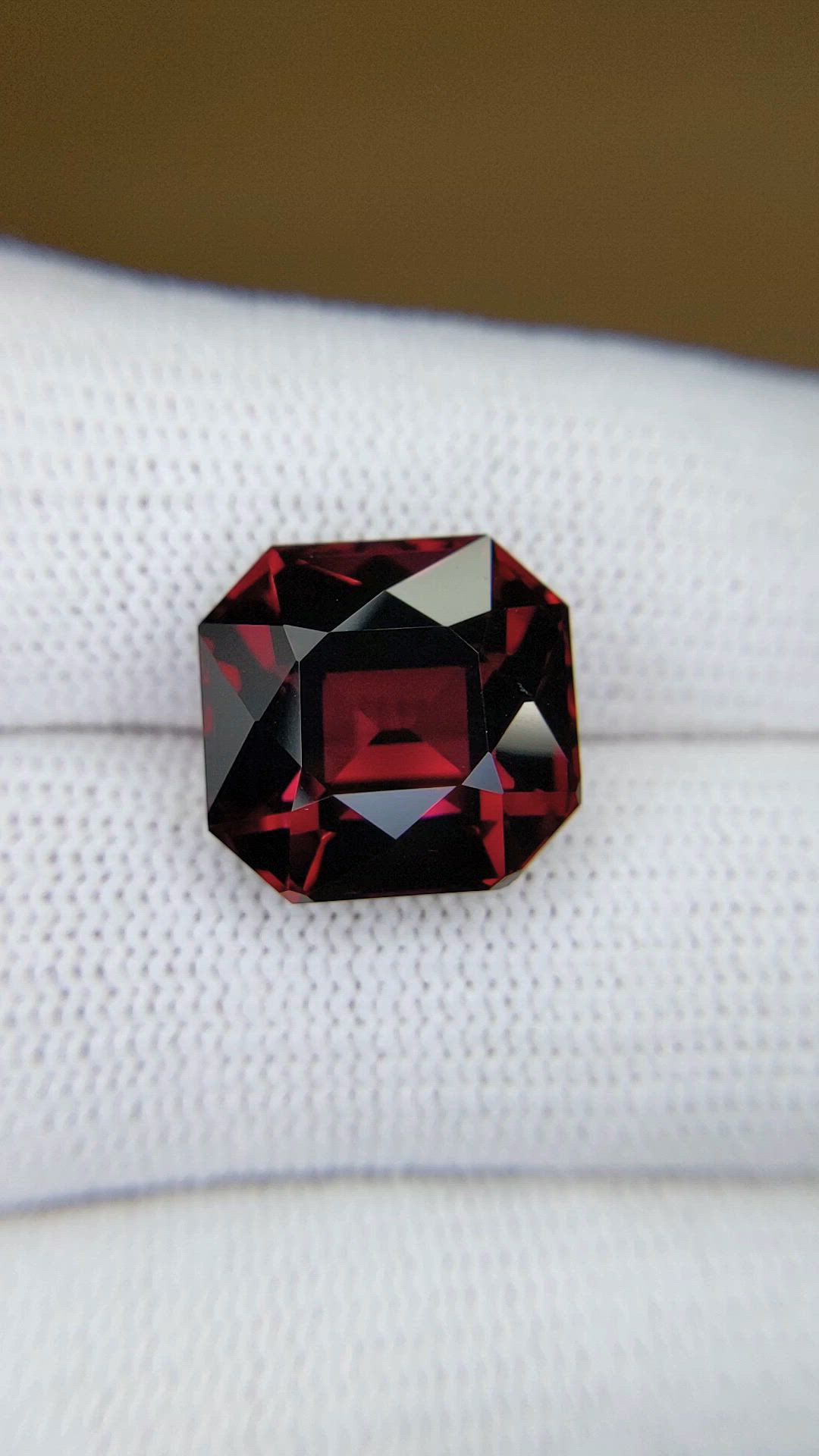 14.69 Ct. Red Garnet from Ceylon (Sri Lanka) Size Video