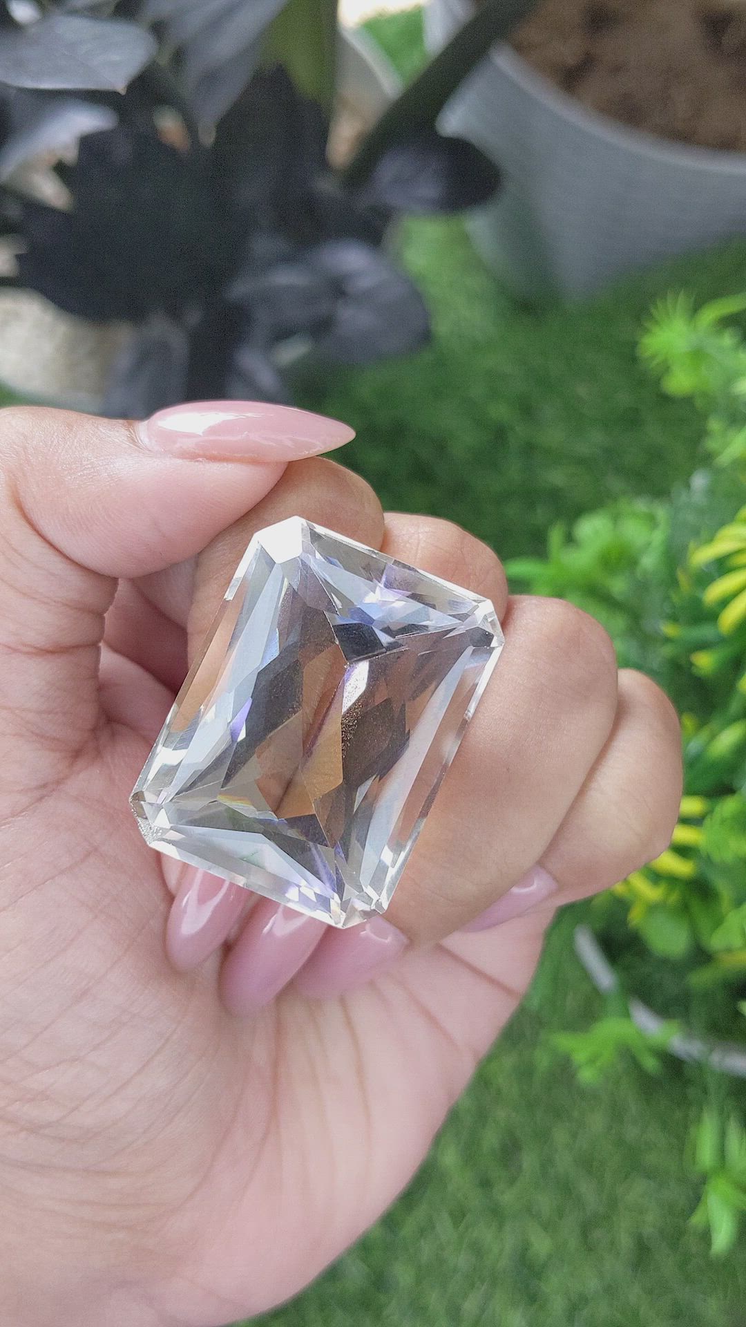 120.09 Ct. White Quartz Size Video