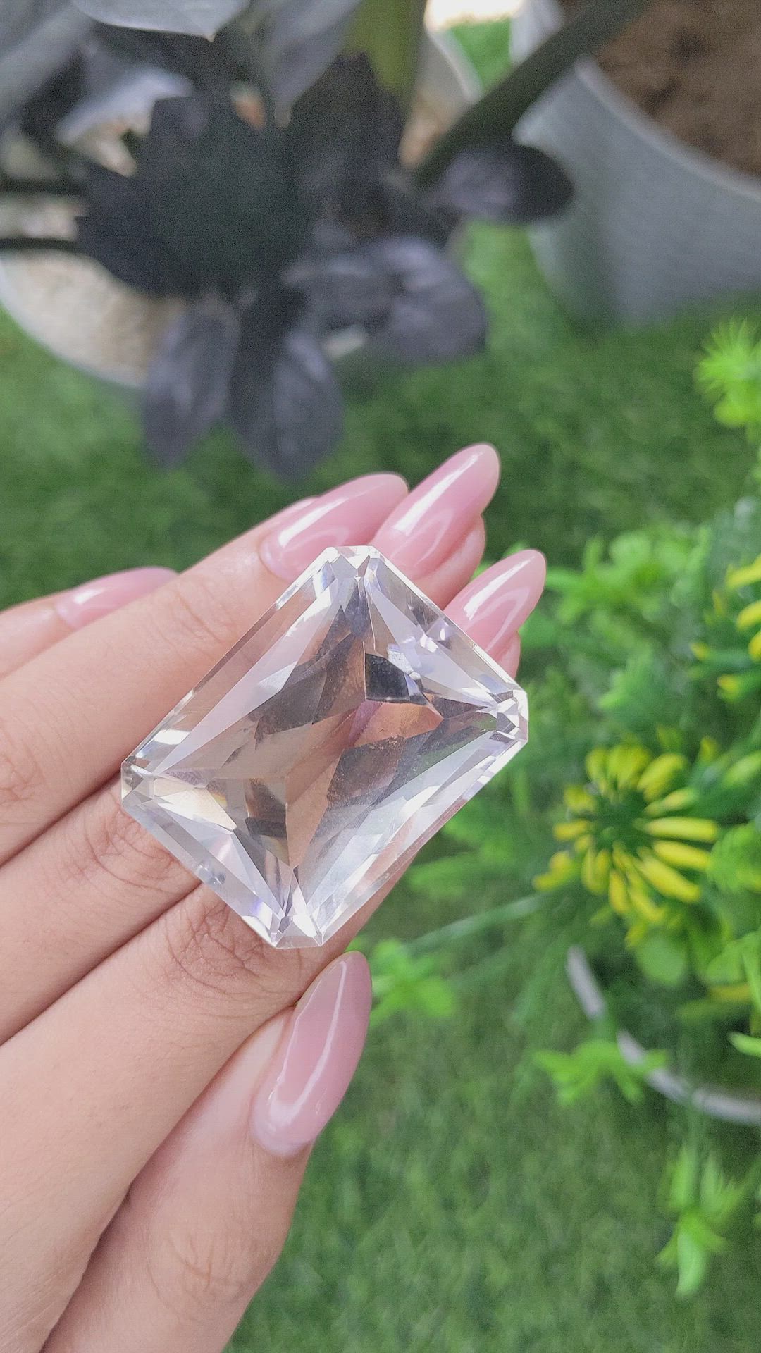 120.09 Ct. White Quartz Size Video