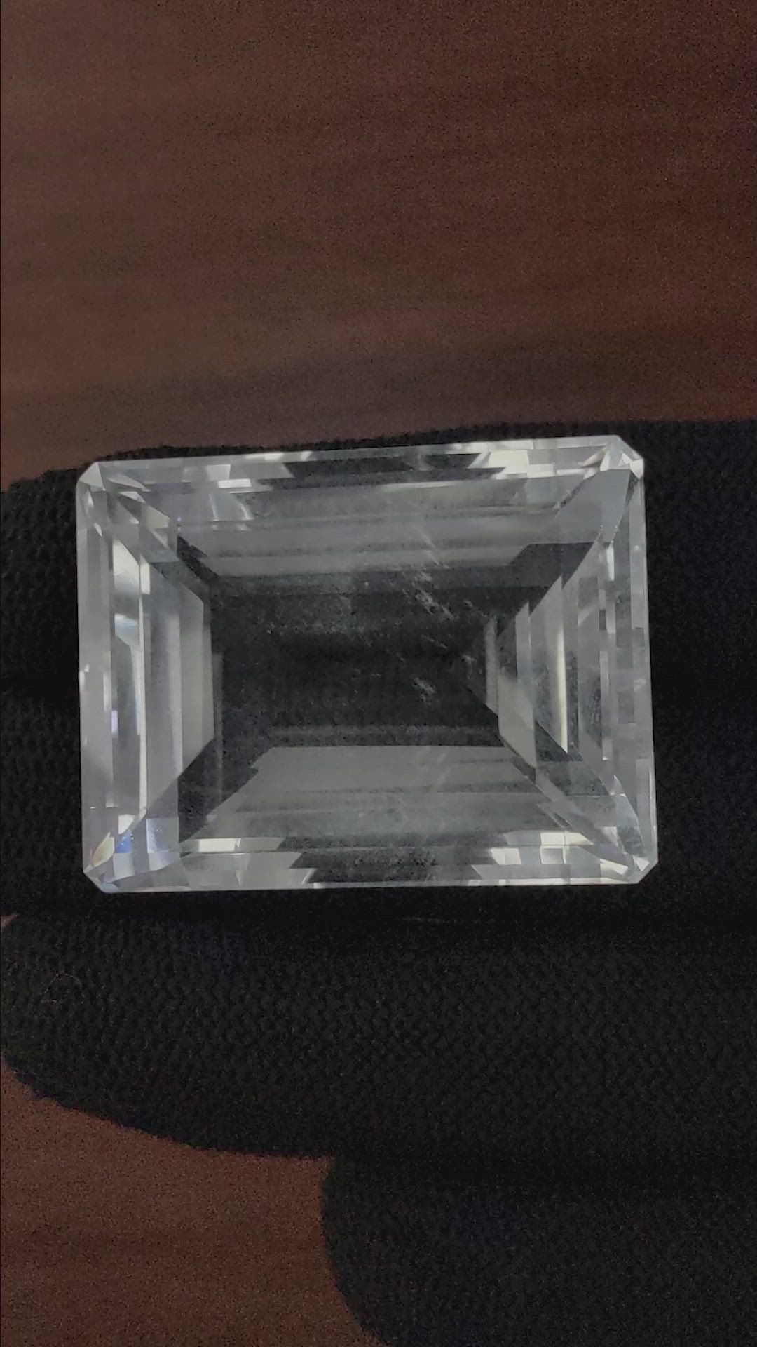 172.29 Ct. White Quartz Size Video