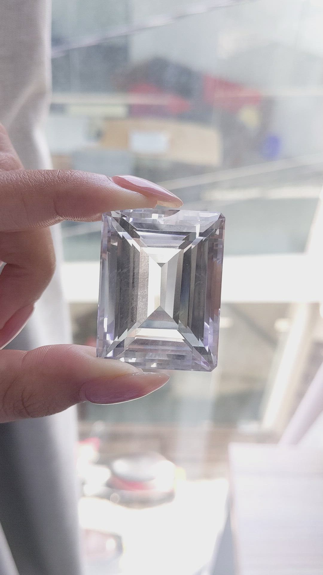 172.29 Ct. White Quartz Size Video