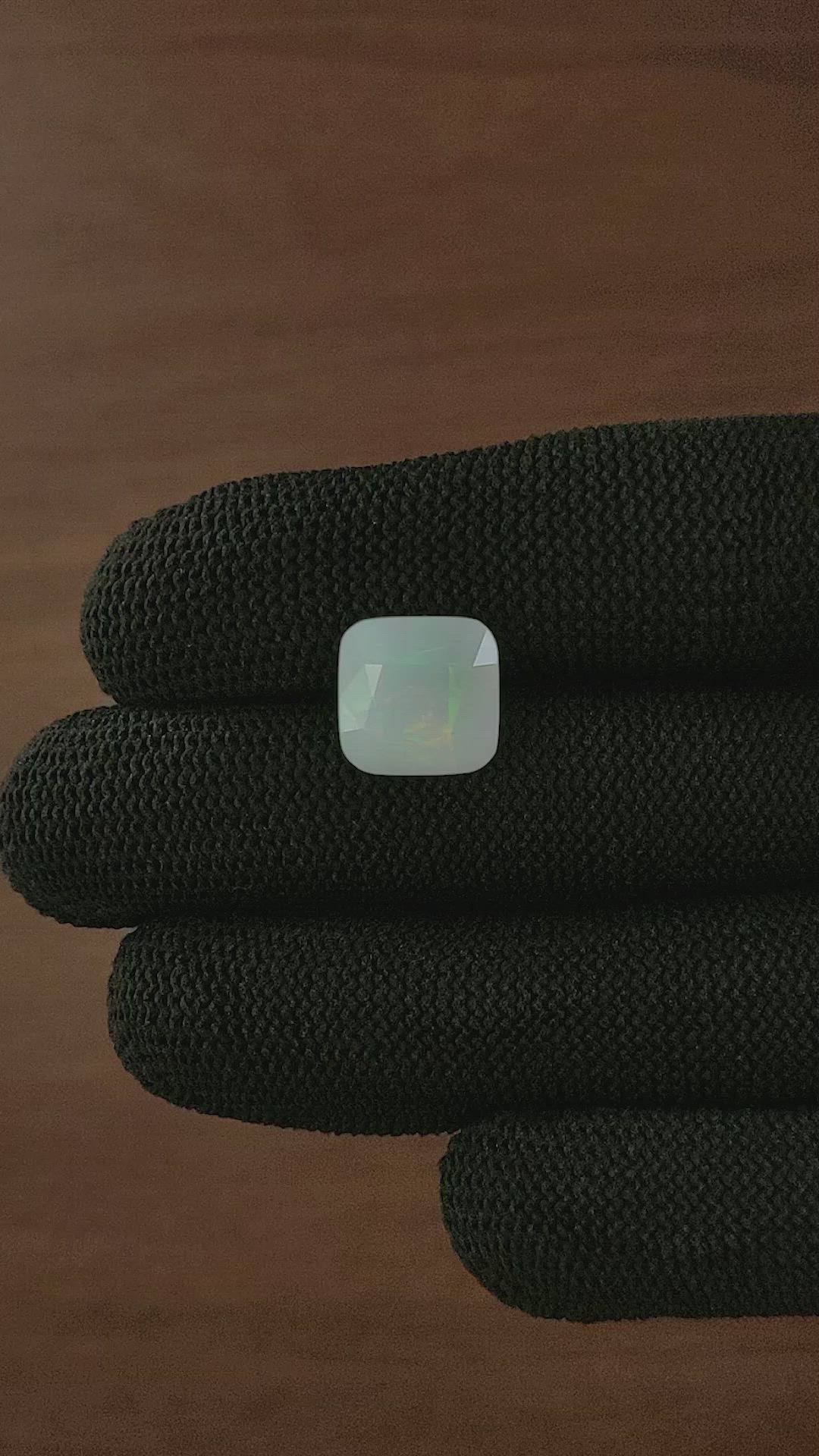 5.30 Ct. White White Opal (Light Opal) Size Video