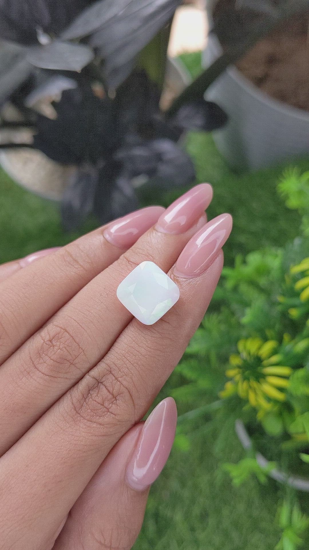 5.30 Ct. White White Opal (Light Opal) Size Video