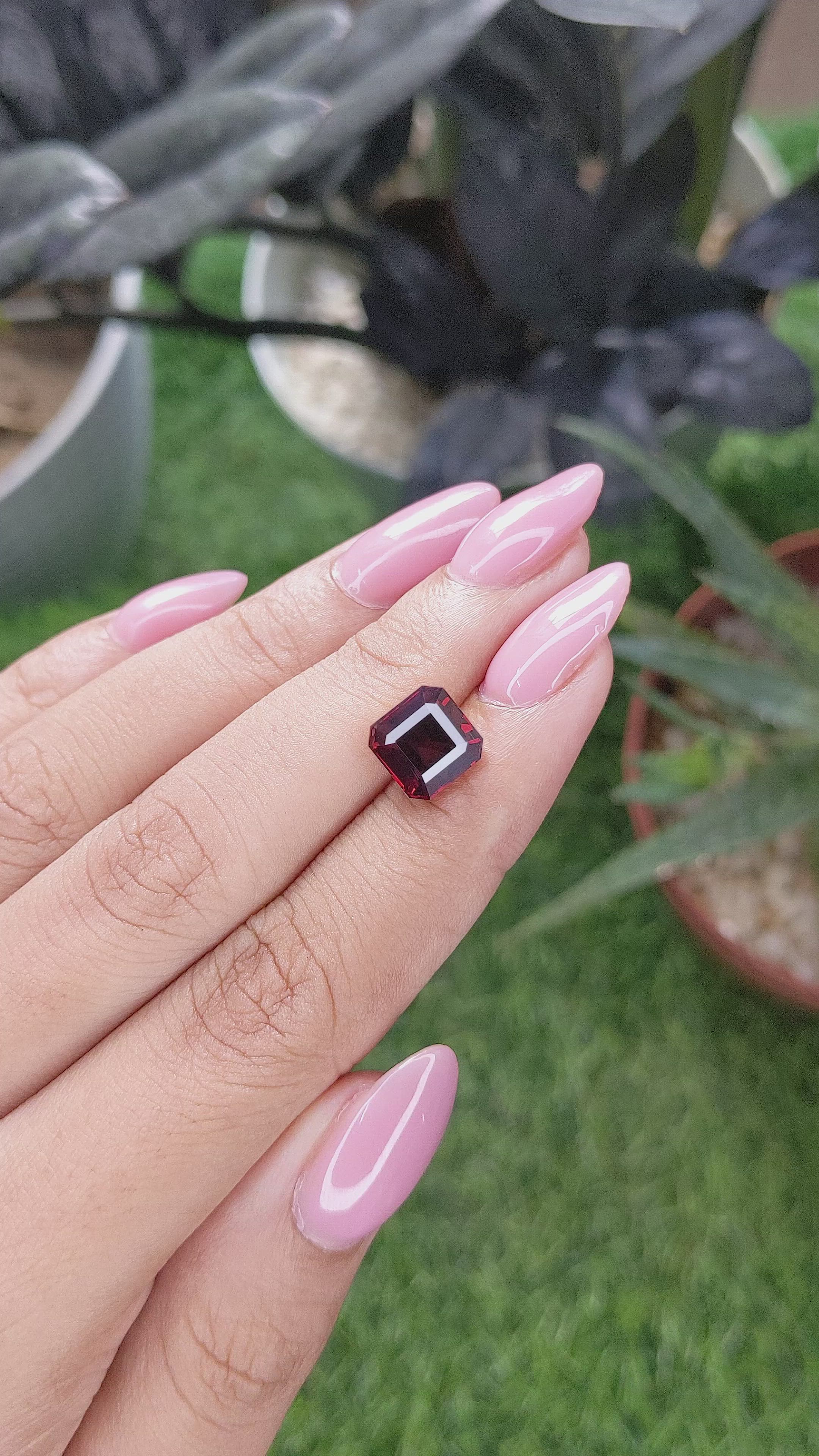 4.02 Ct. Red Rhodolite Garnet from Ceylon (Sri Lanka) Size Video