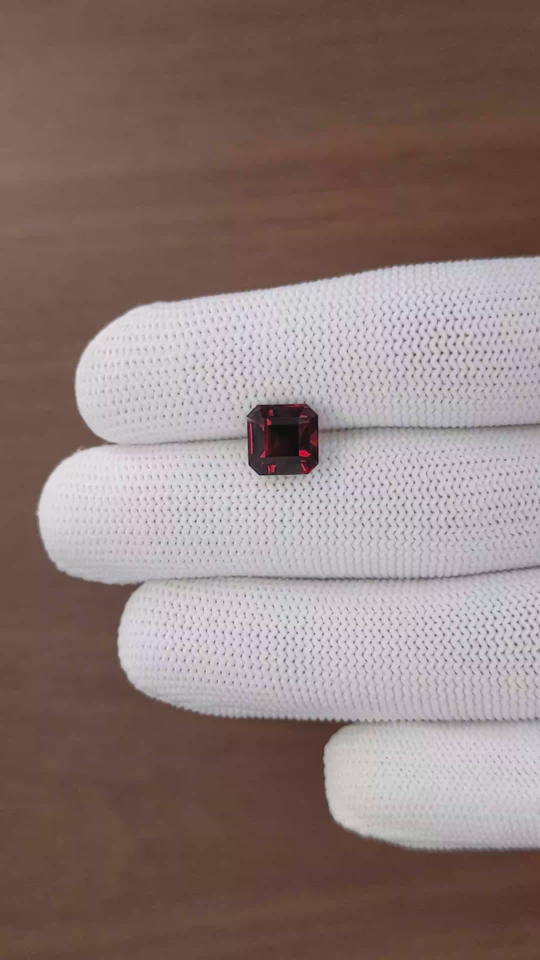 4.02 Ct. Red Rhodolite Garnet from Ceylon (Sri Lanka) Size Video