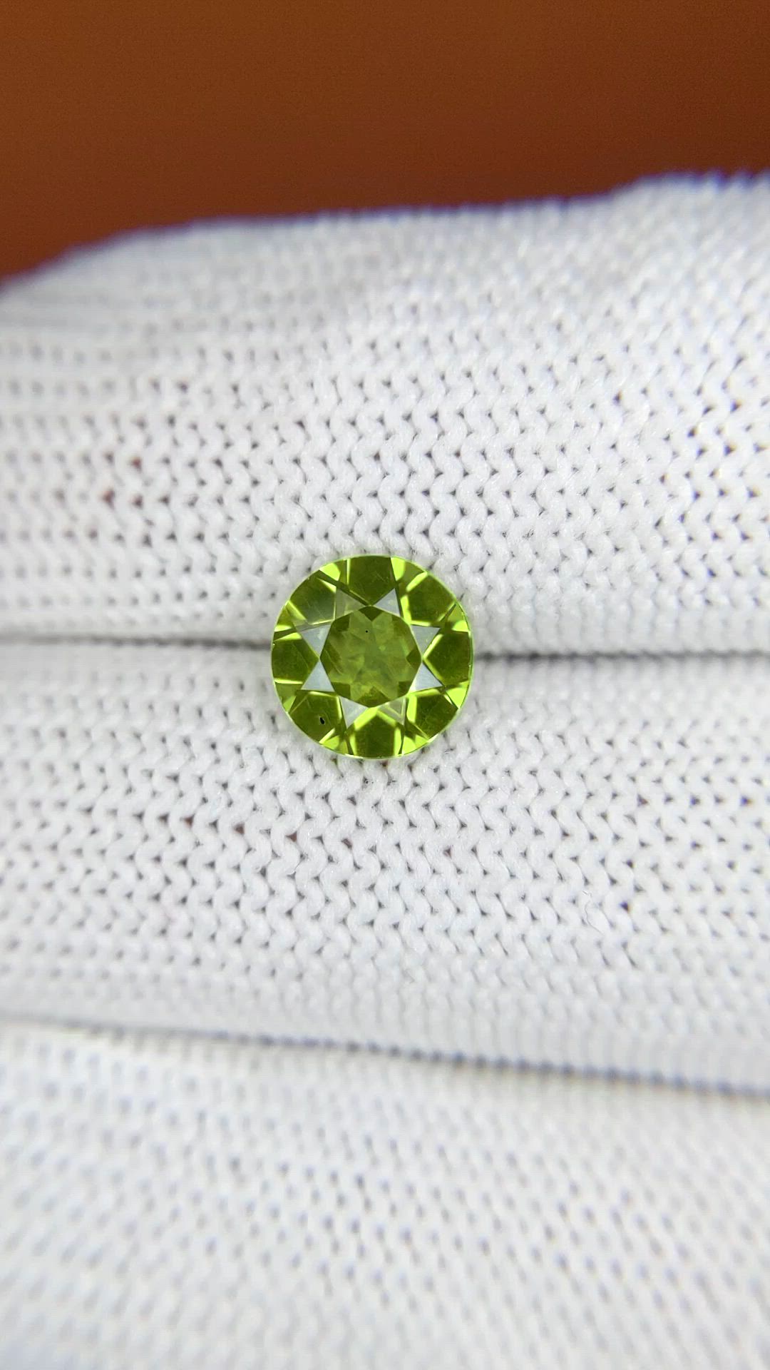 1.72 Ct. Yellowish Green Peridot from Pakistan Size Video