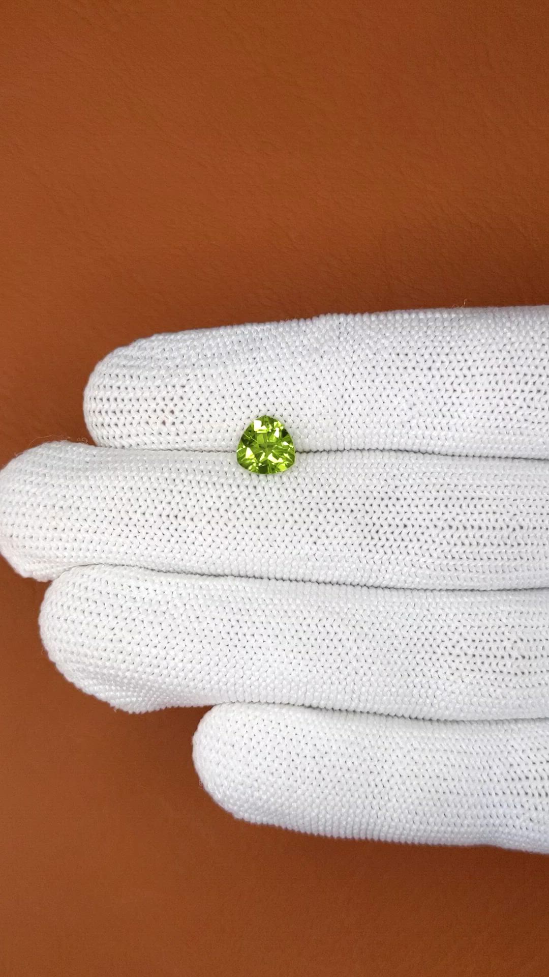 1.35 Ct. Yellowish Green Peridot from Pakistan Size Video