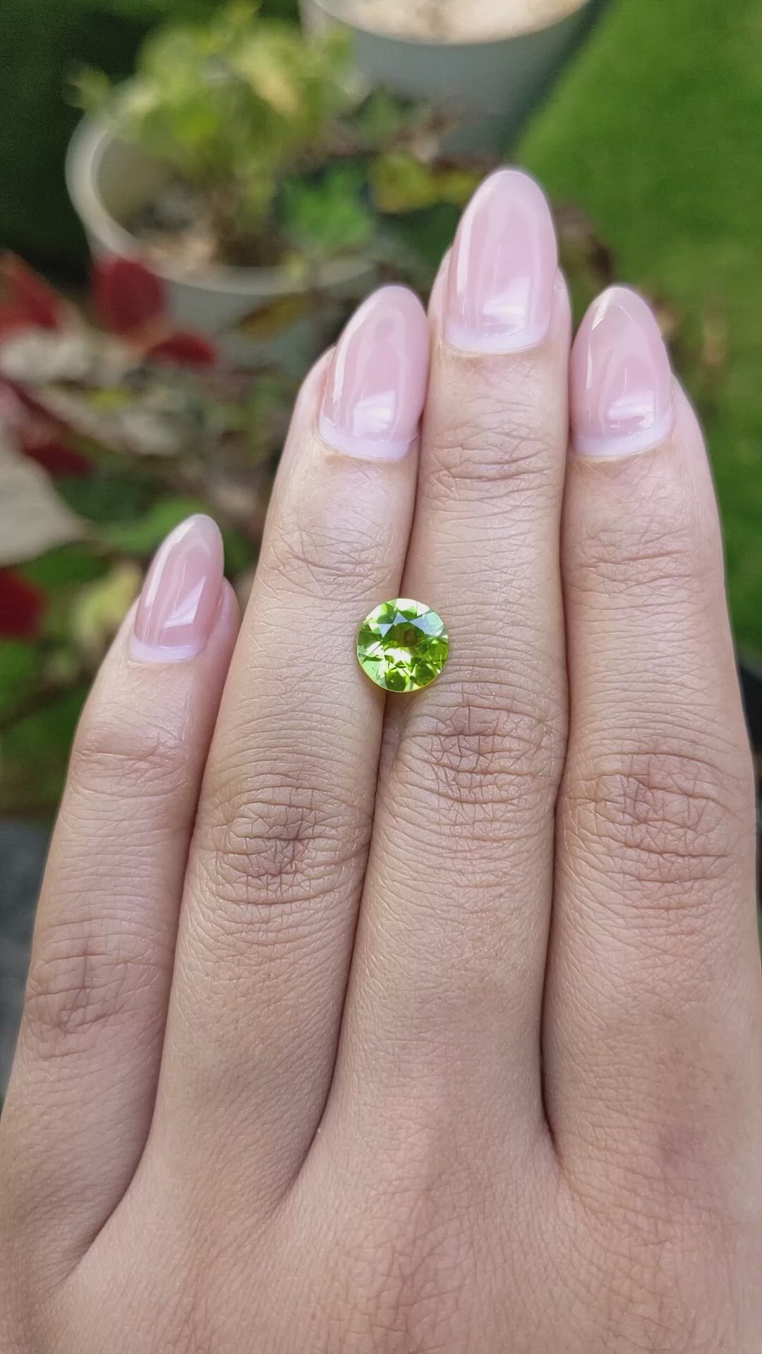 1.75 Ct. Yellowish Green Peridot from Pakistan Size Video
