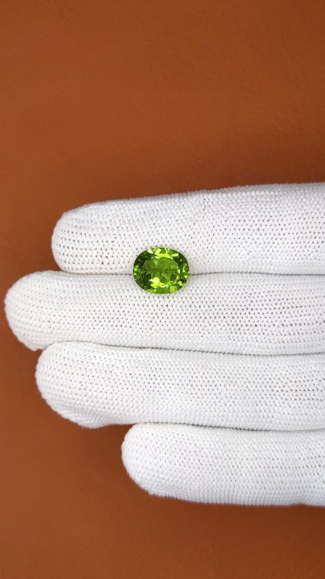 4.20 Ct. Yellowish Green Peridot from Pakistan Size Video