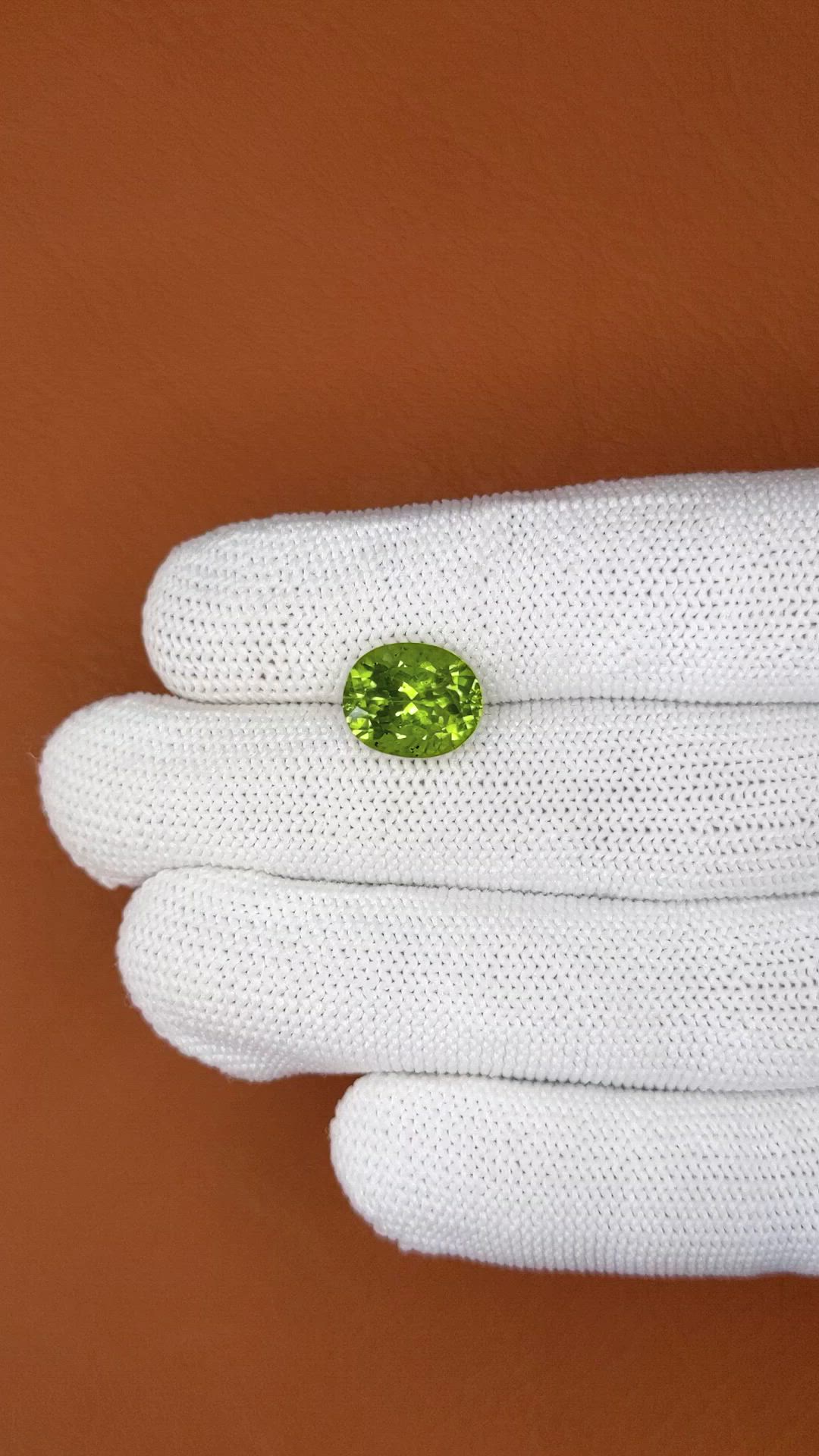 4.87 Ct. Yellowish Green Peridot from Pakistan Size Video