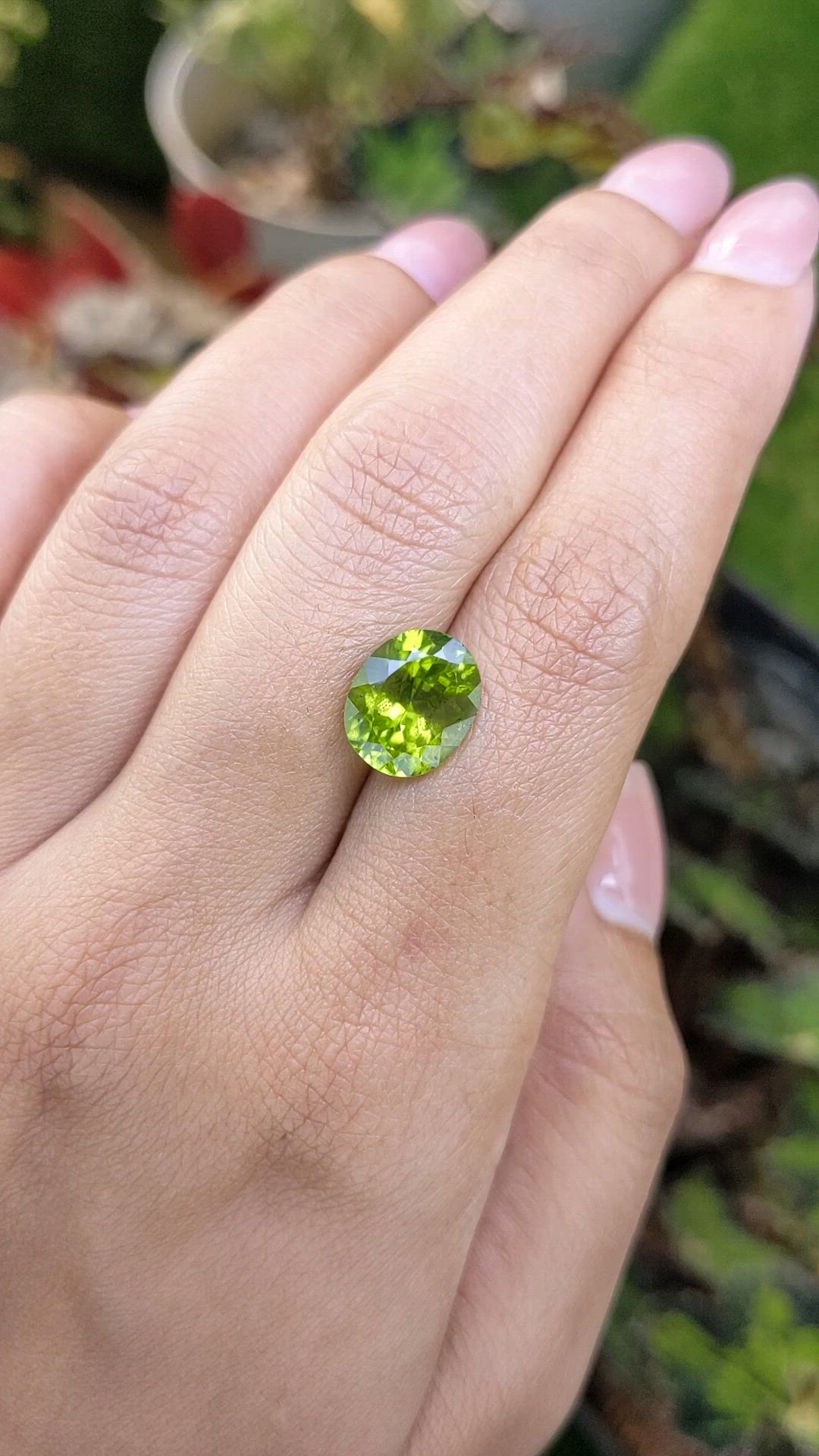 4.87 Ct. Yellowish Green Peridot from Pakistan Size Video