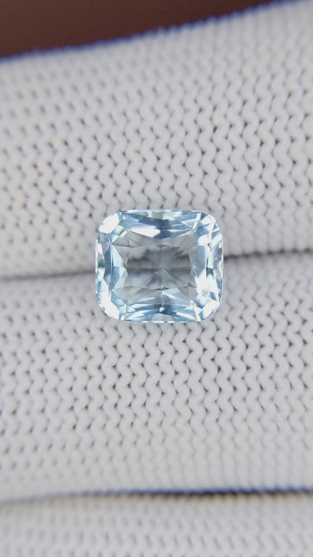 2.63 Ct. Blue Aquamarine from Ceylon (Sri Lanka) Size Video
