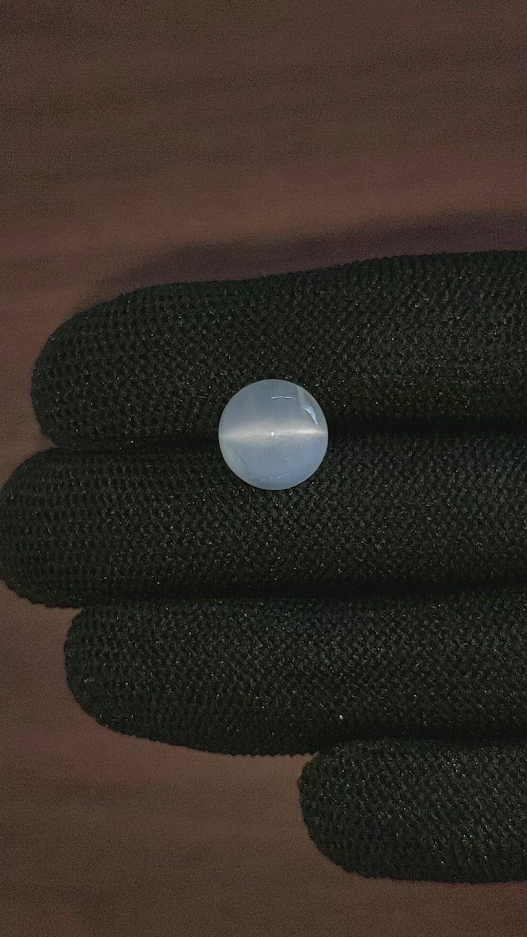 4.50 Ct. White Cabochon Moonstone from Ceylon (Sri Lanka) Size Video