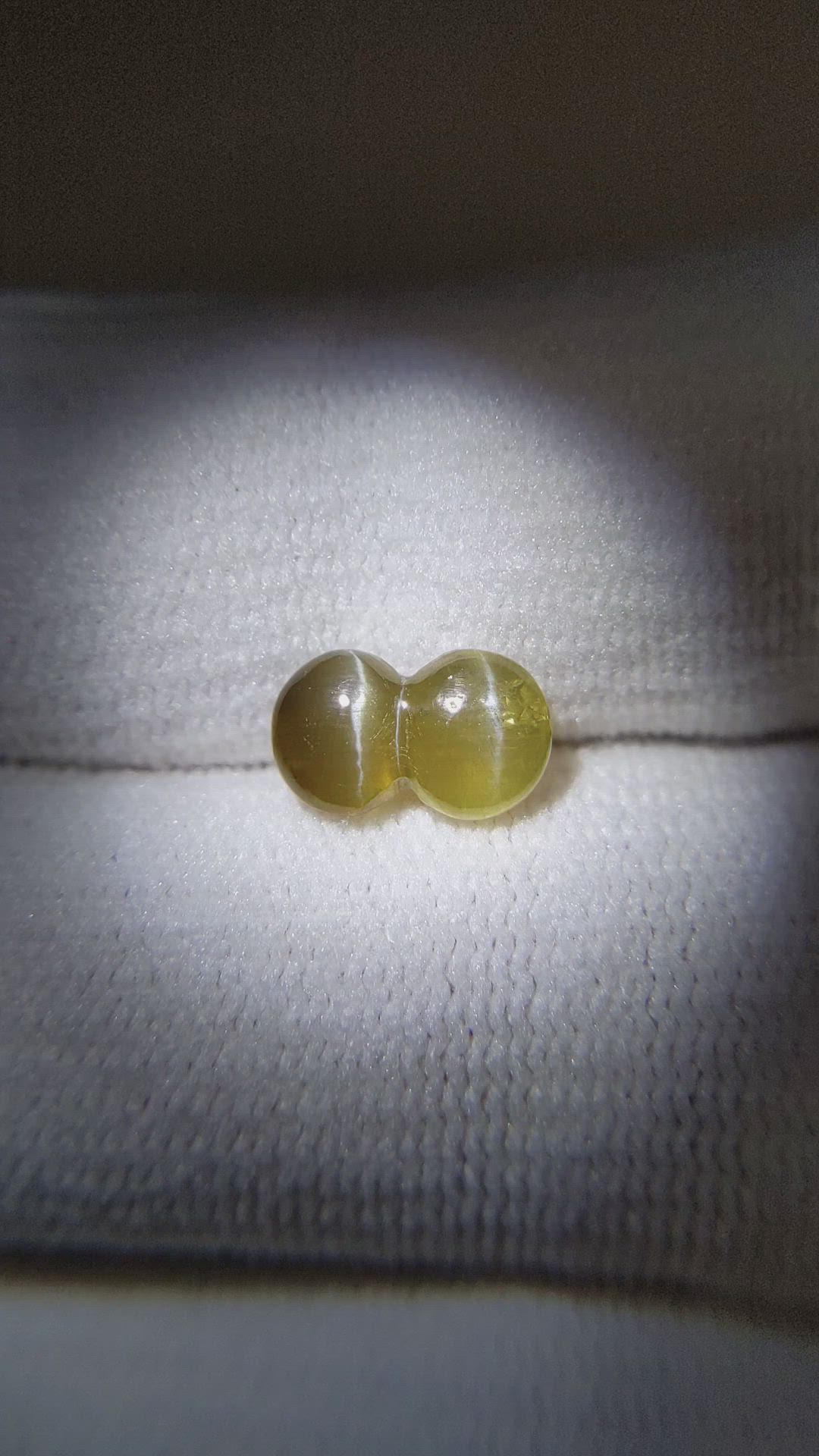 2.58 Ct. Yellowish Brown Cabochon Cat’s Eye Chrysoberyl from Ceylon (Sri Lanka) Size Video