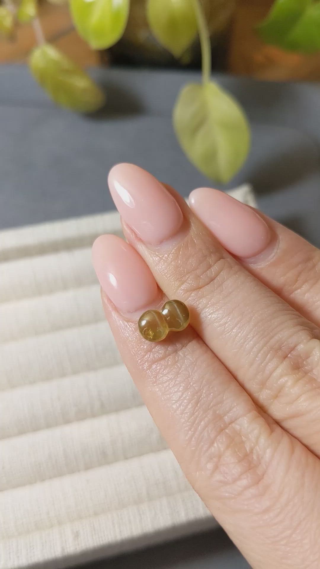 2.58 Ct. Yellowish Brown Cabochon Cat’s Eye Chrysoberyl from Ceylon (Sri Lanka) Size Video