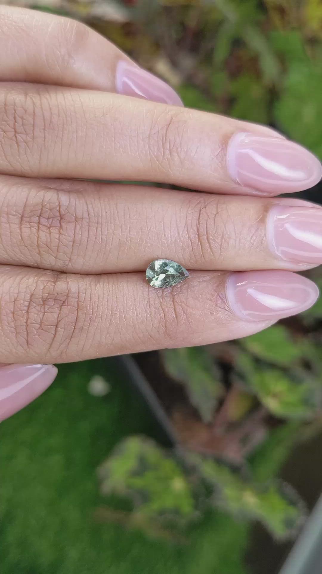 0.75 Ct. Alexandrite from Ceylon (Sri Lanka) Size Video