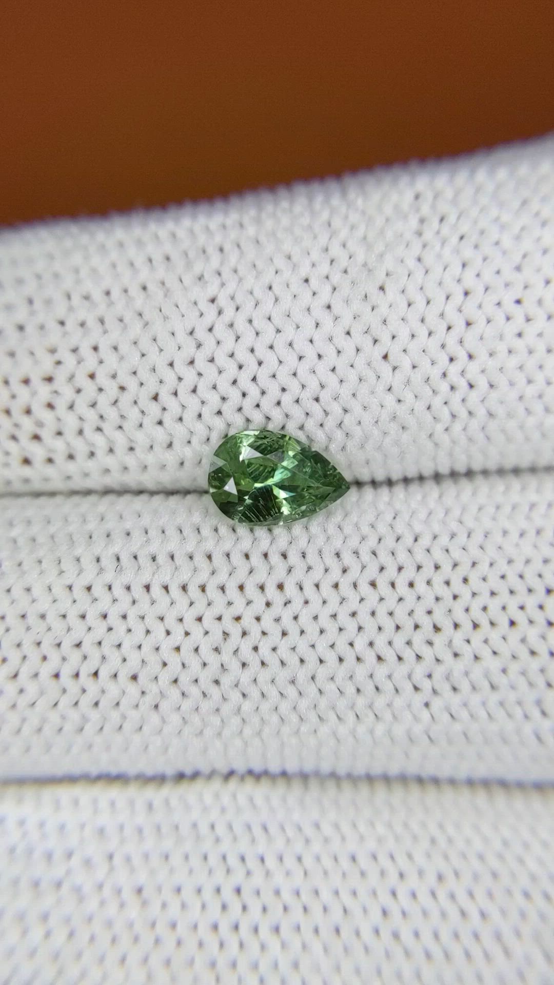 0.75 Ct. Alexandrite from Ceylon (Sri Lanka) Size Video