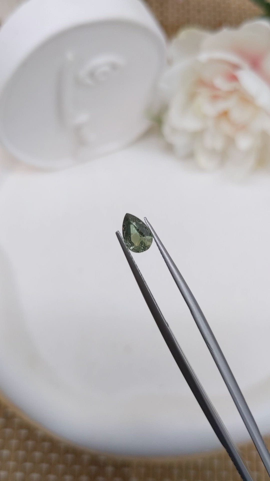 0.75 Ct. Alexandrite from Ceylon (Sri Lanka) Size Video