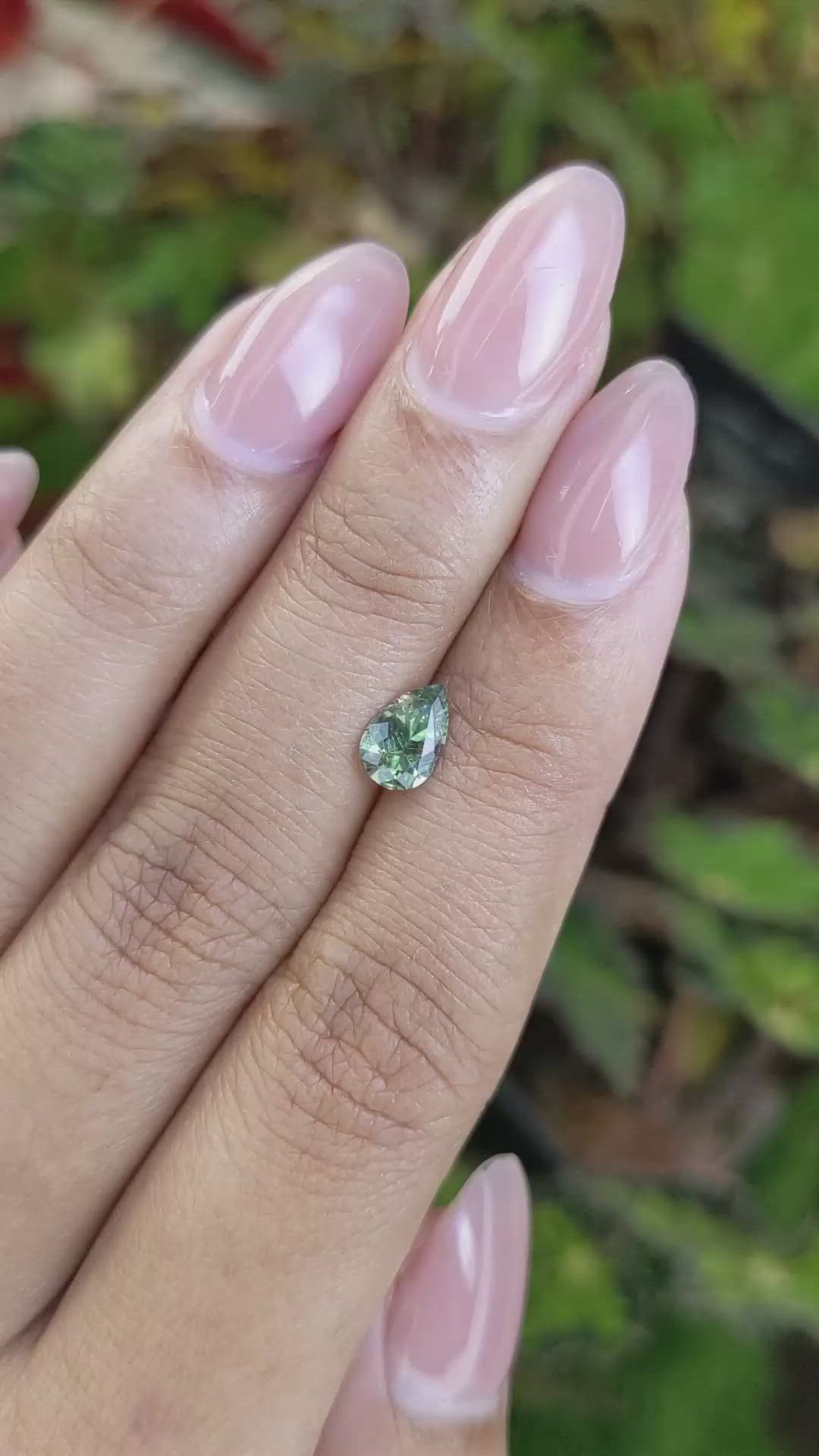 0.75 Ct. Alexandrite from Ceylon (Sri Lanka) Size Video