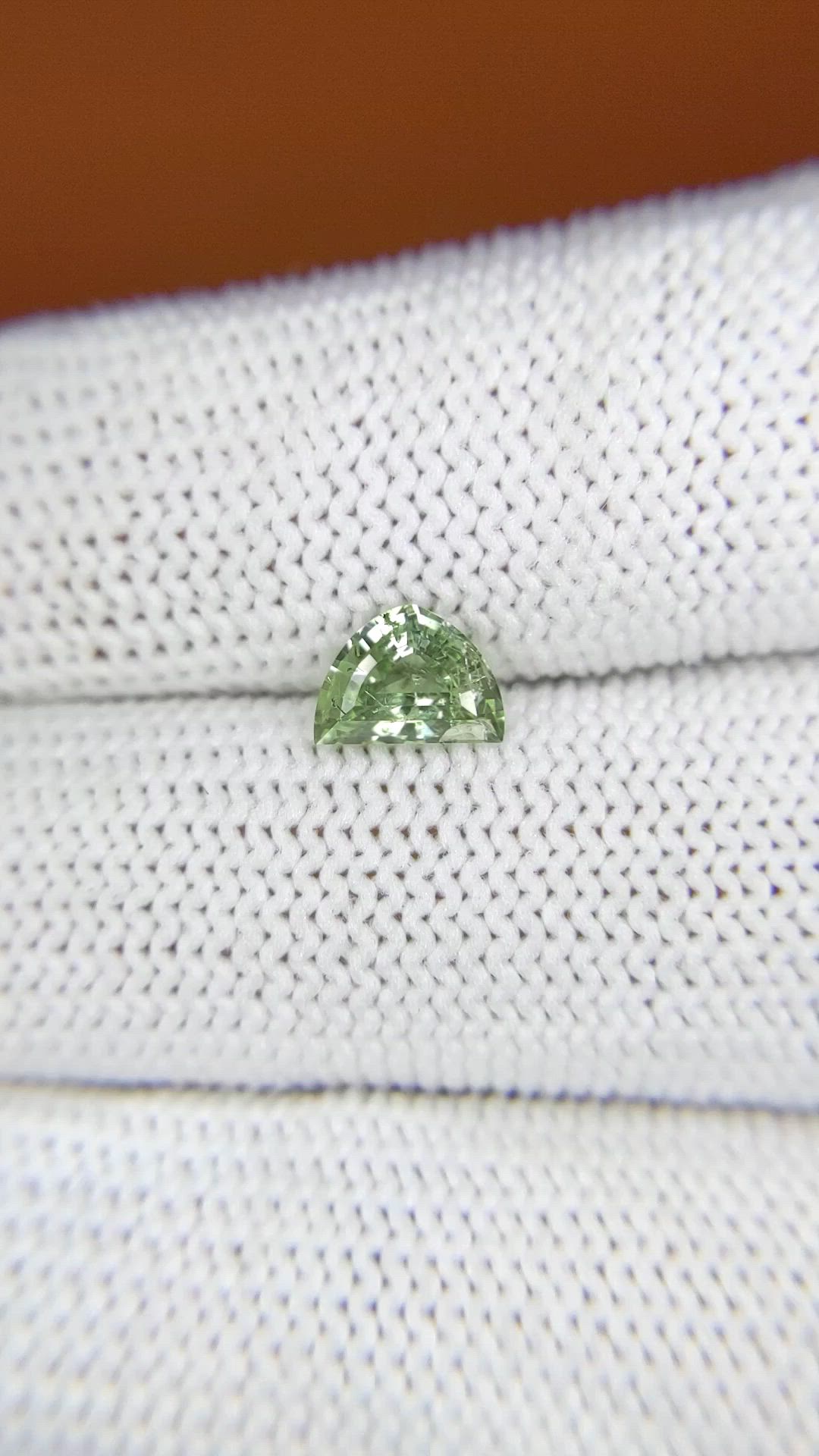 0.96 Ct. Alexandrite from Ceylon (Sri Lanka) Size Video