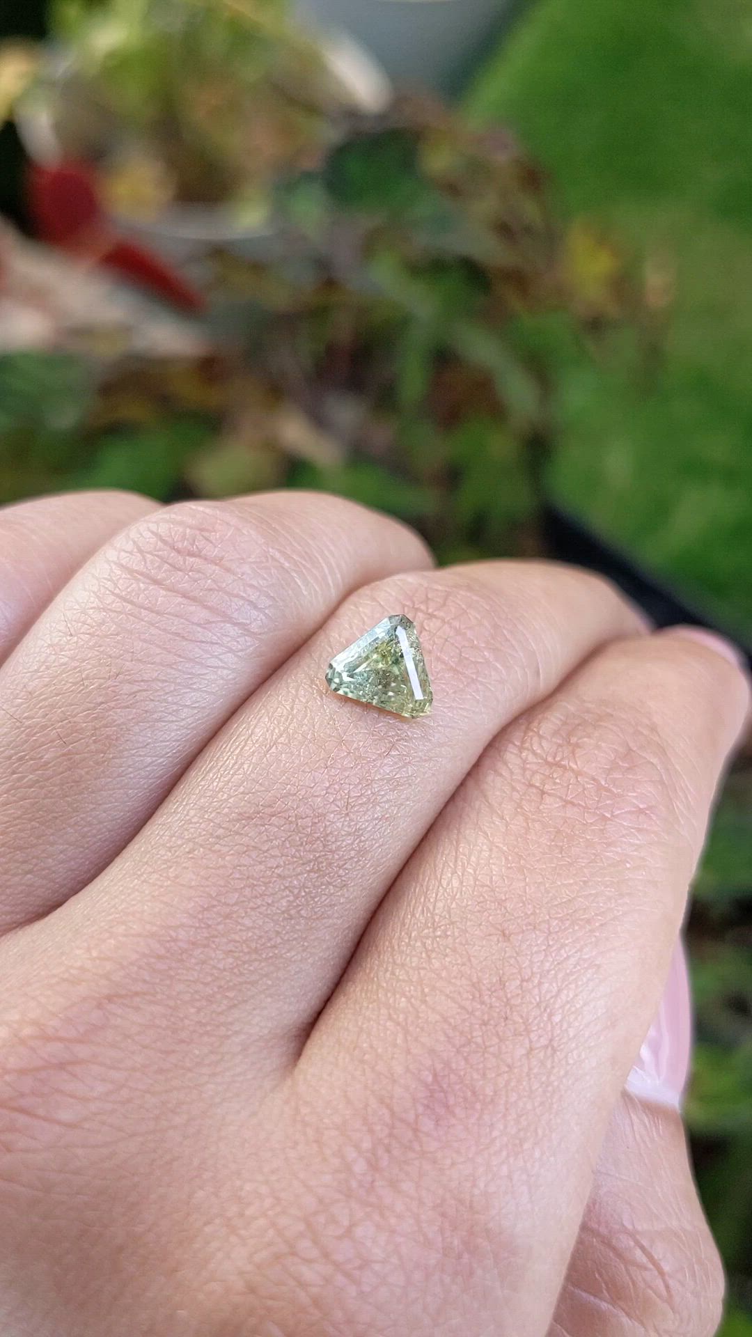 1.66 Ct. Alexandrite from Ceylon (Sri Lanka) Size Video