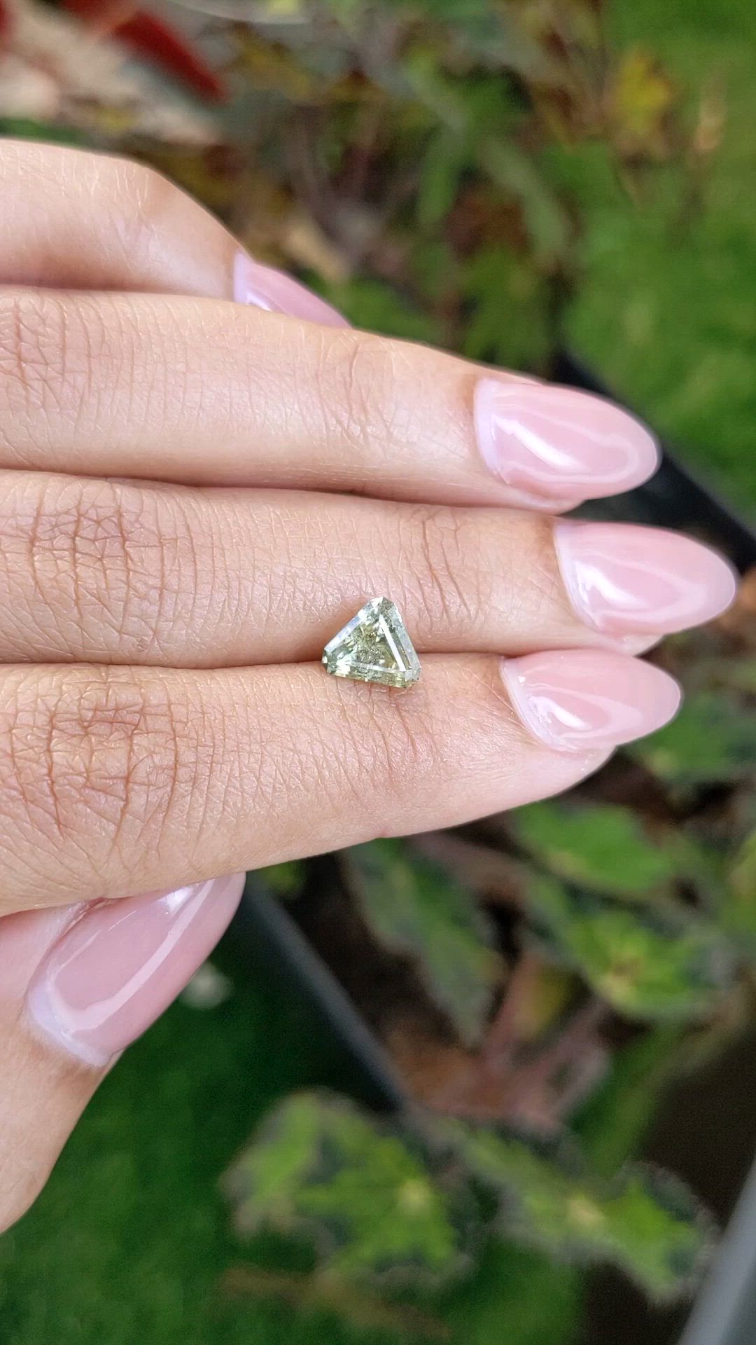 1.66 Ct. Alexandrite from Ceylon (Sri Lanka) Size Video